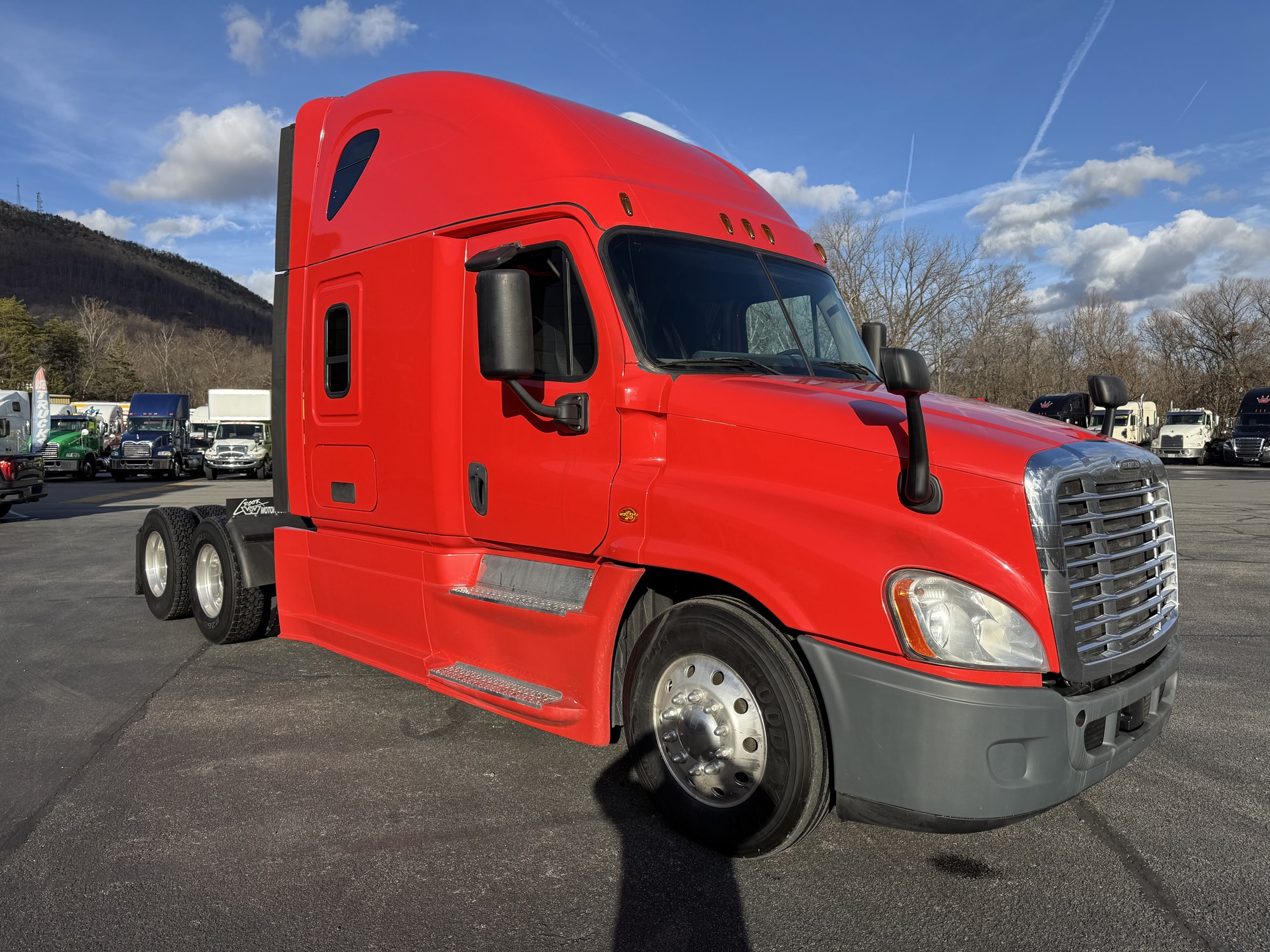 2020 Freightliner Cascadia 125 - image 5 of 6