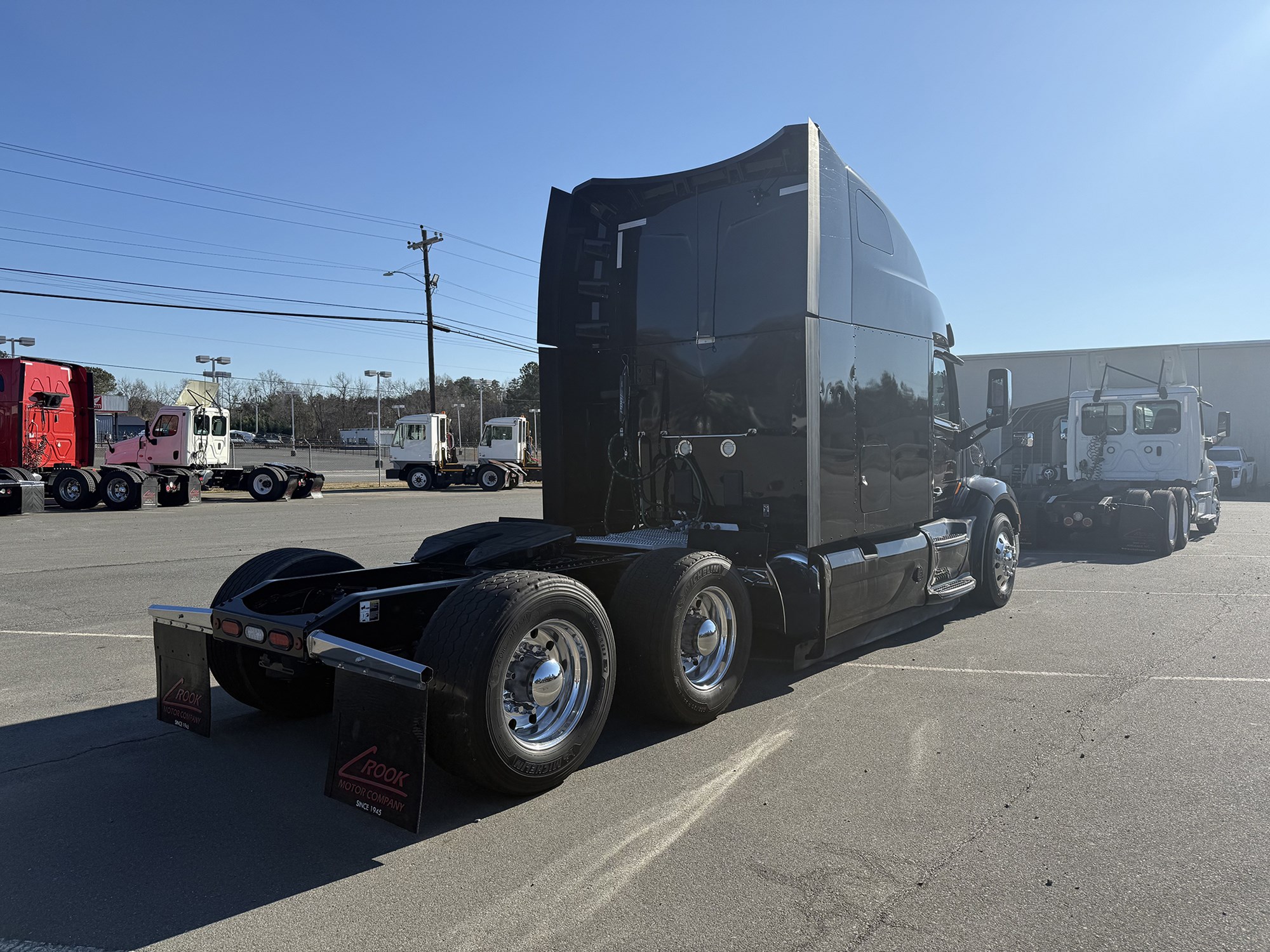 2021 Peterbilt 579 - image 4 of 6