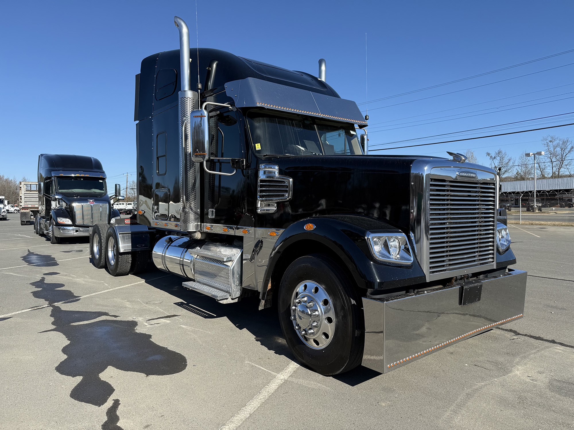 2011 Freightliner CC132 Coronado - image 2 of 6