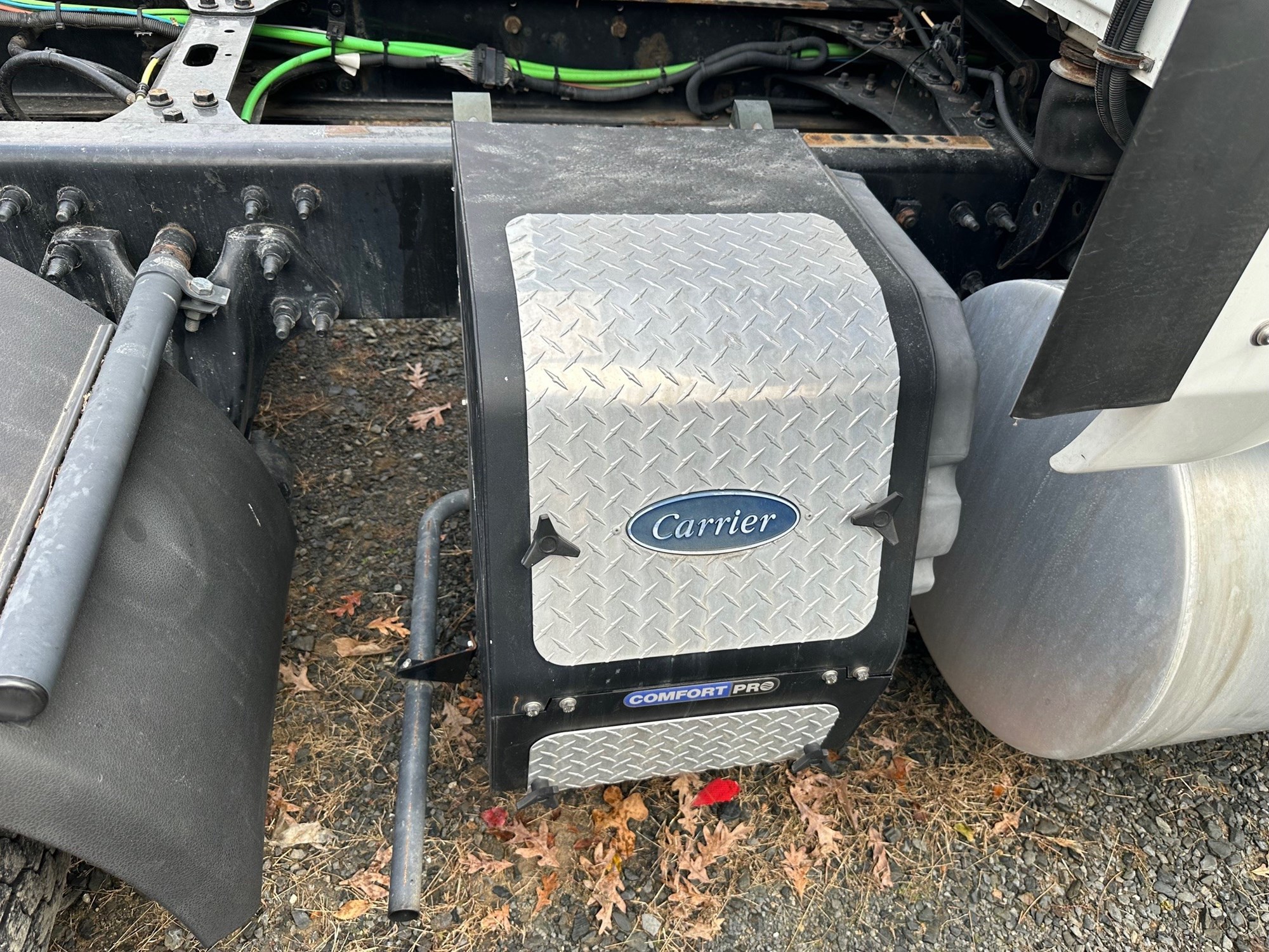 2019 International LT625 - image 3 of 6