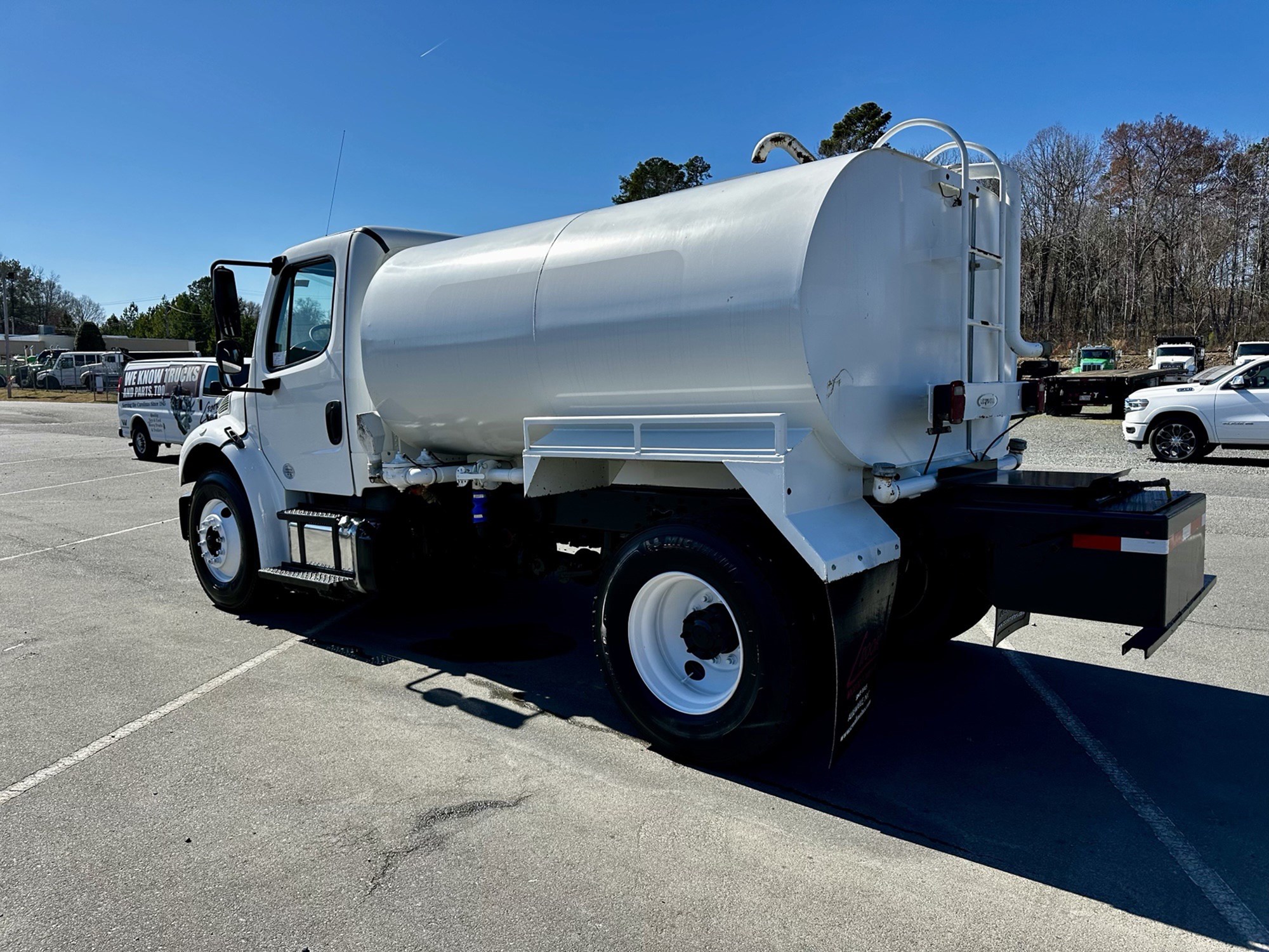 2019 Freightliner M2 - image 3 of 6