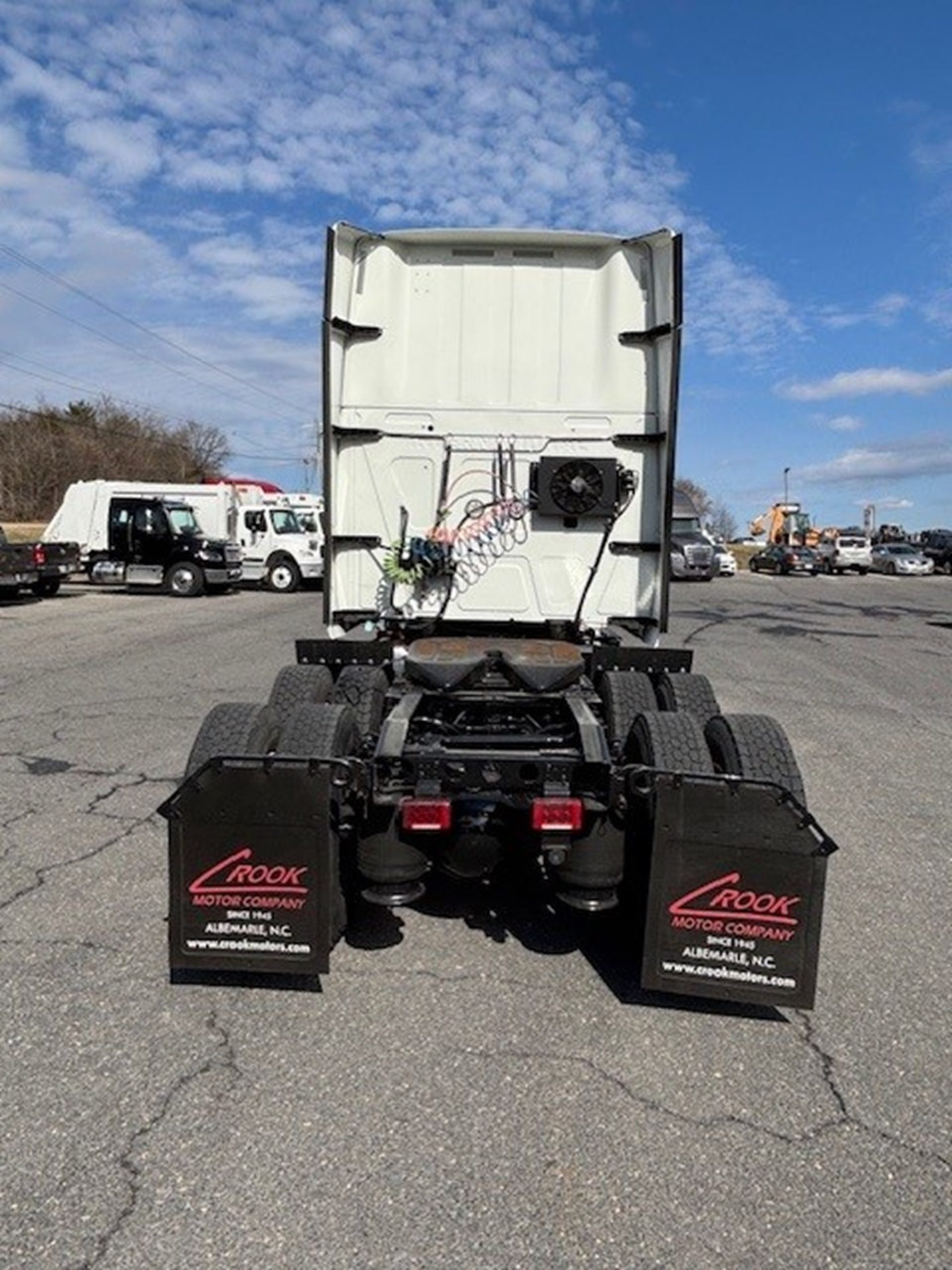 2019 International LT625 - image 6 of 6