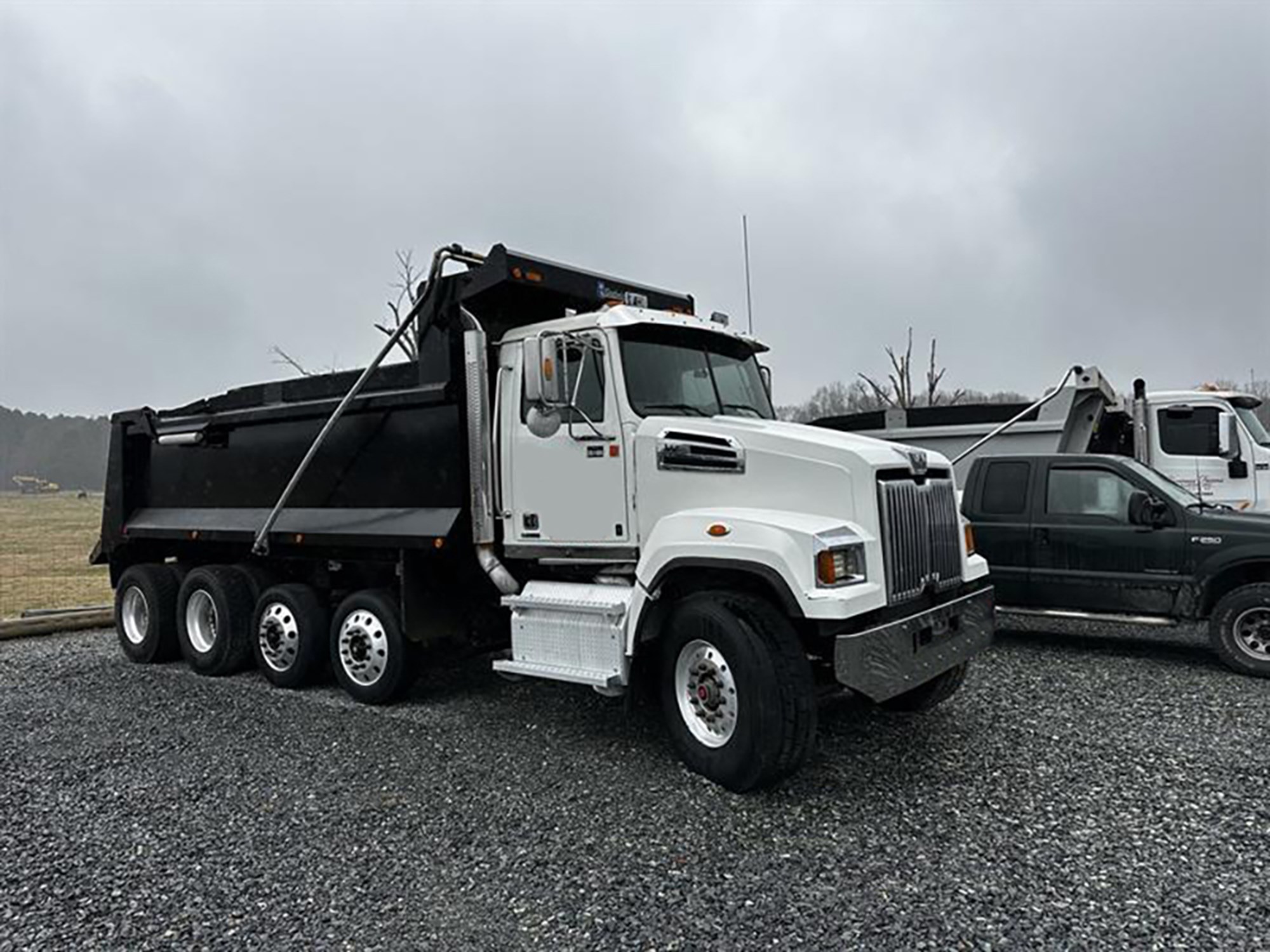 2017 Western Star 4700 - image 1 of 6
