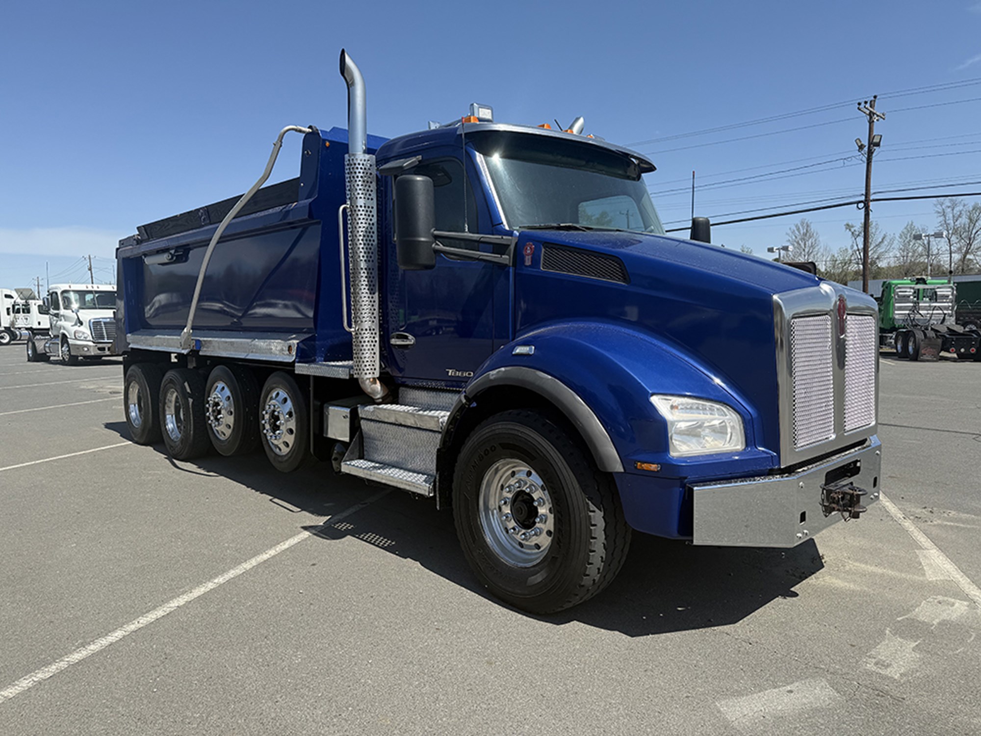 2018 Kenworth T880 - image 2 of 6