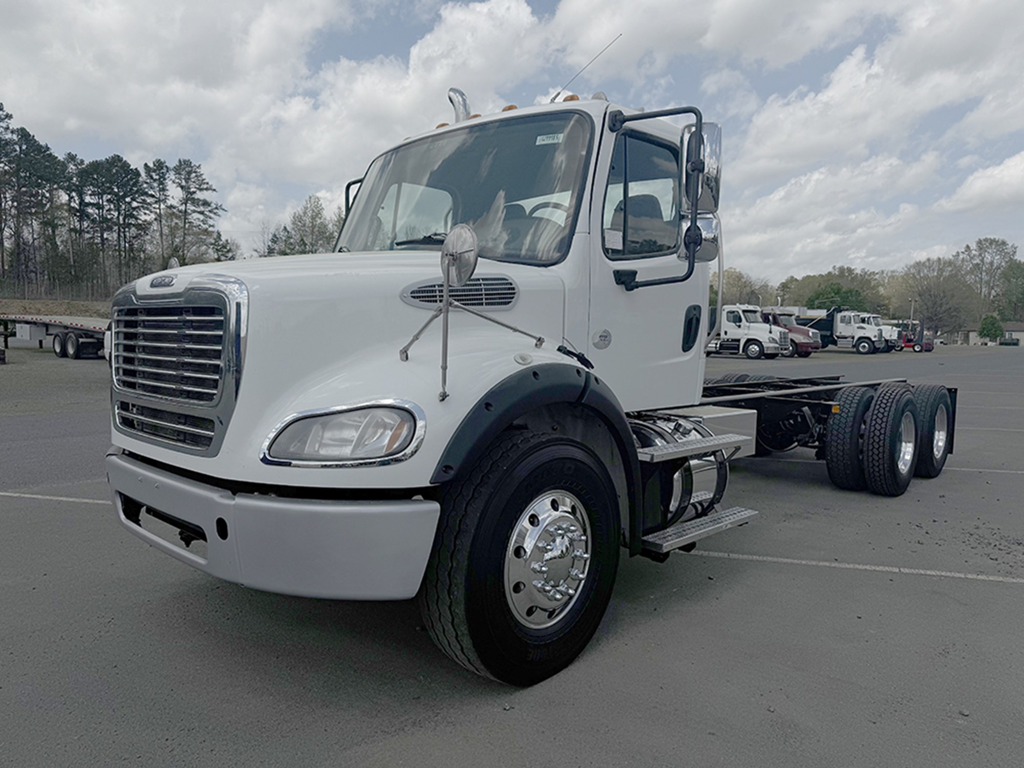 2014 Freightliner M2 - image 1 of 6