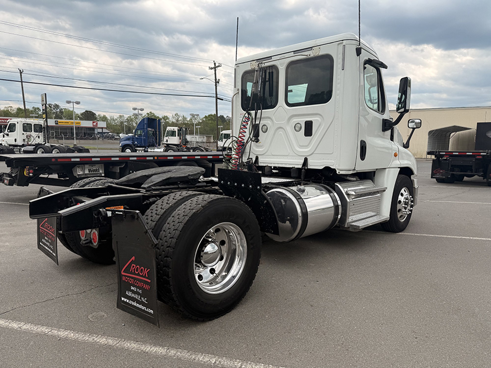 2015 Freightliner Cascadia - image 4 of 6