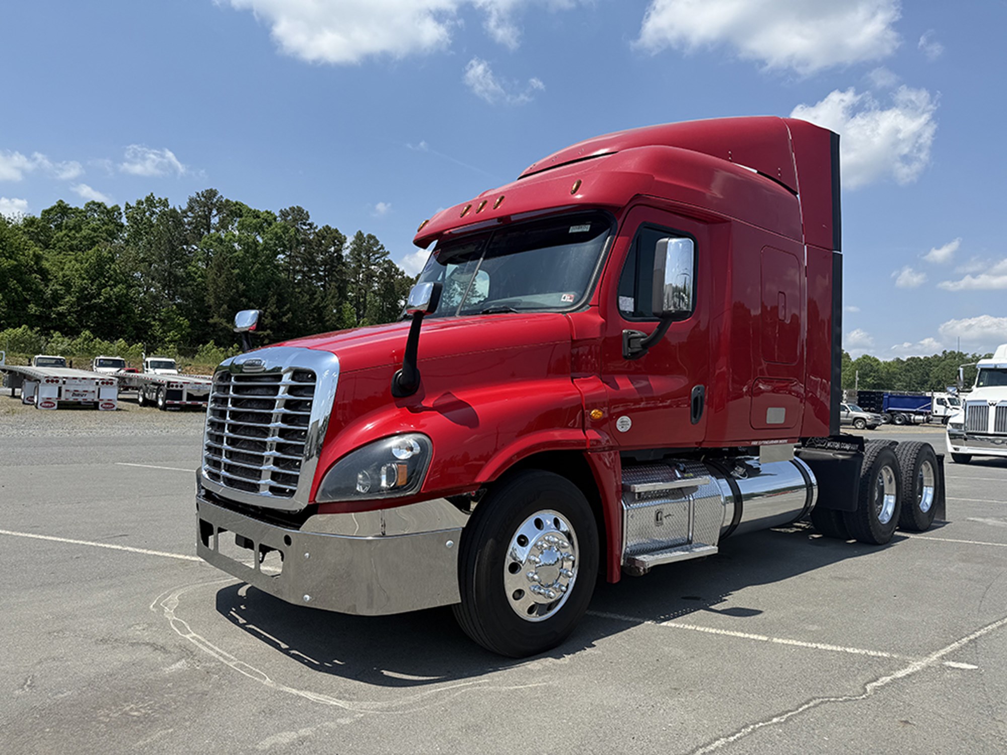 2016 FREIGHTLINER CASCADIA 125 - image 1 of 6