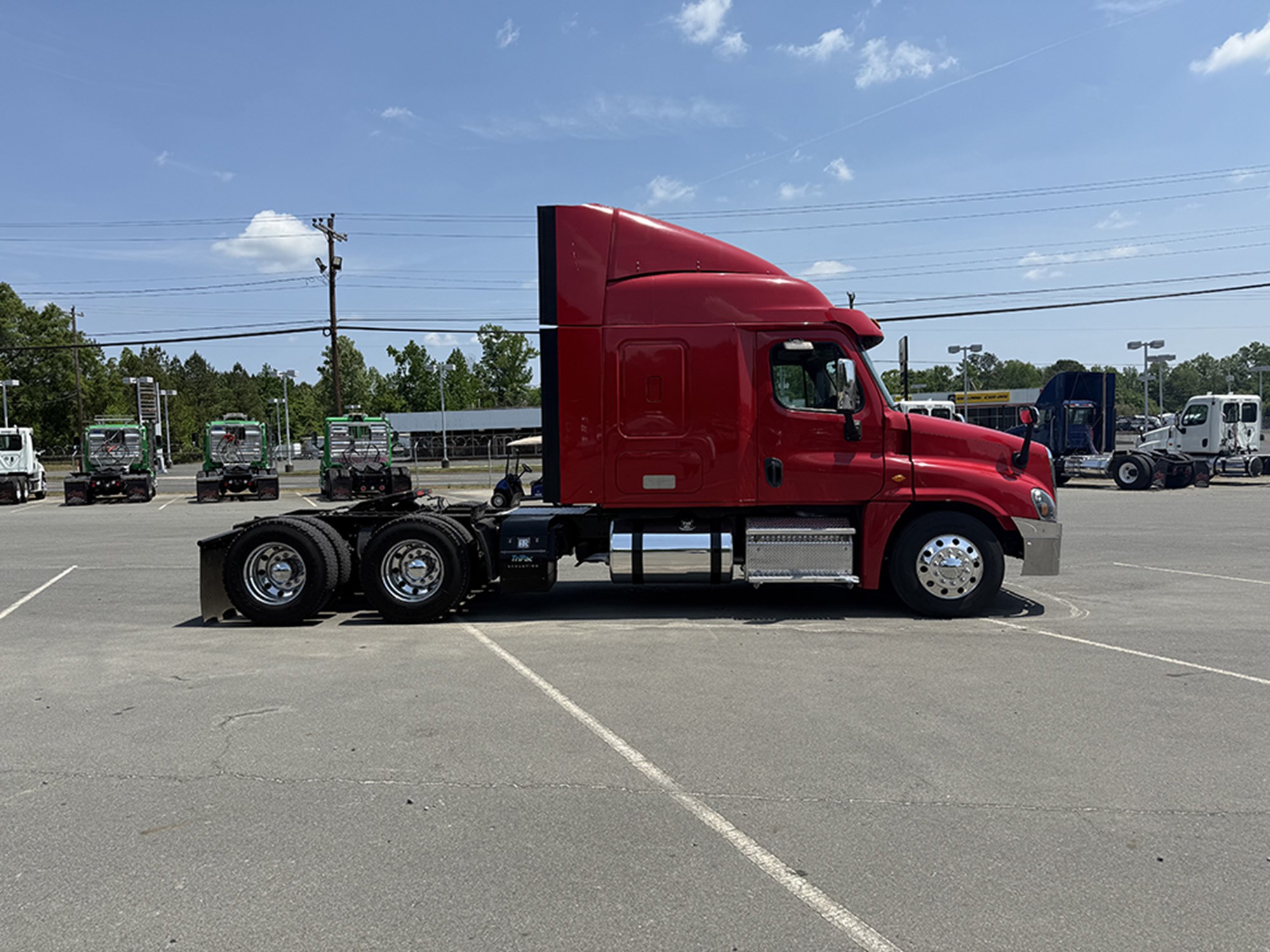 2016 FREIGHTLINER CASCADIA 125 - image 3 of 6