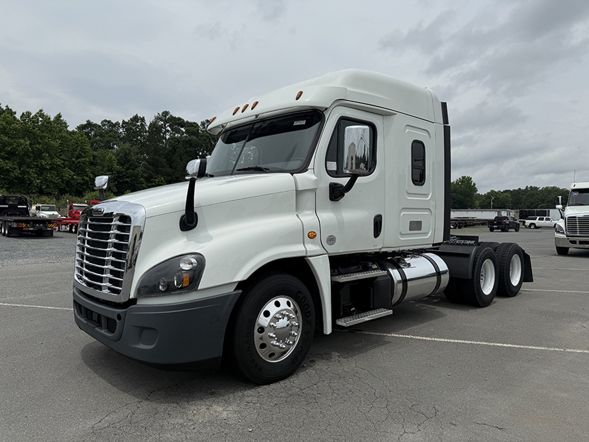 2019 Freightliner Cascadia 125 - image 1 of 6
