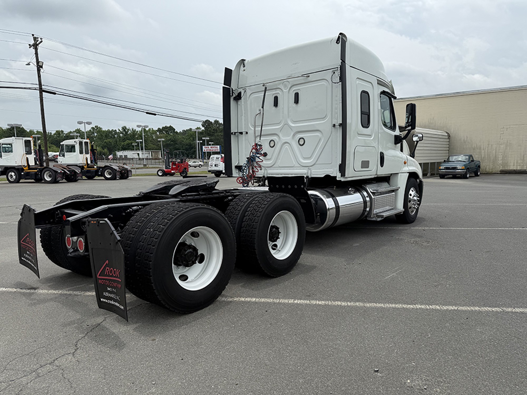2019 Freightliner Cascadia 125 - image 4 of 6