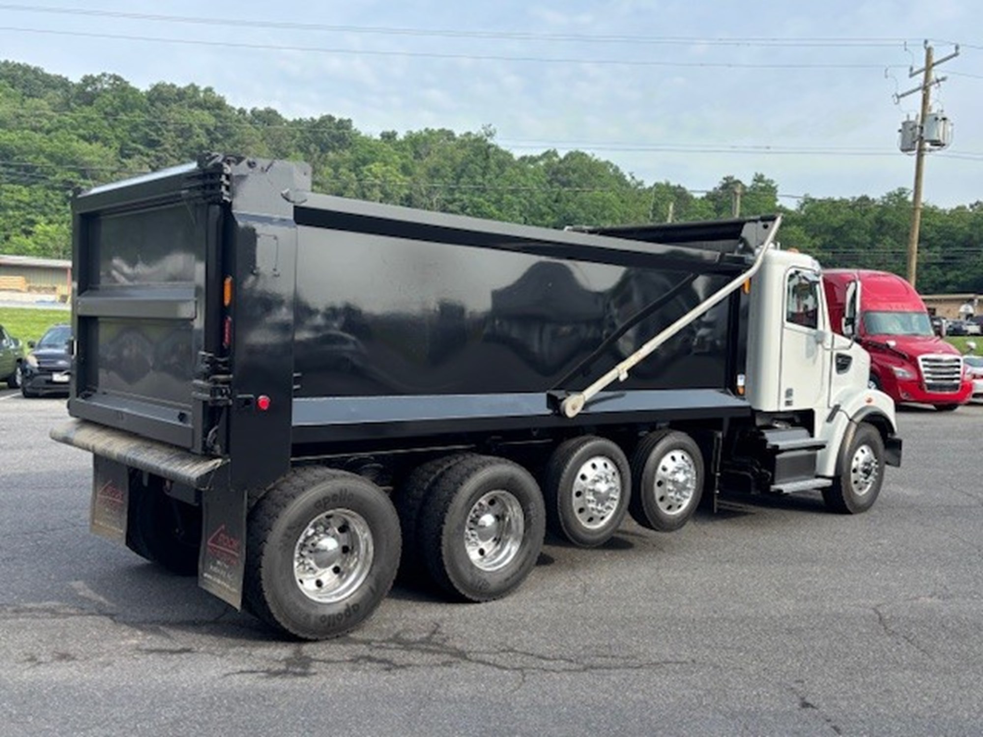 2023 Freightliner 122SD - image 6 of 6