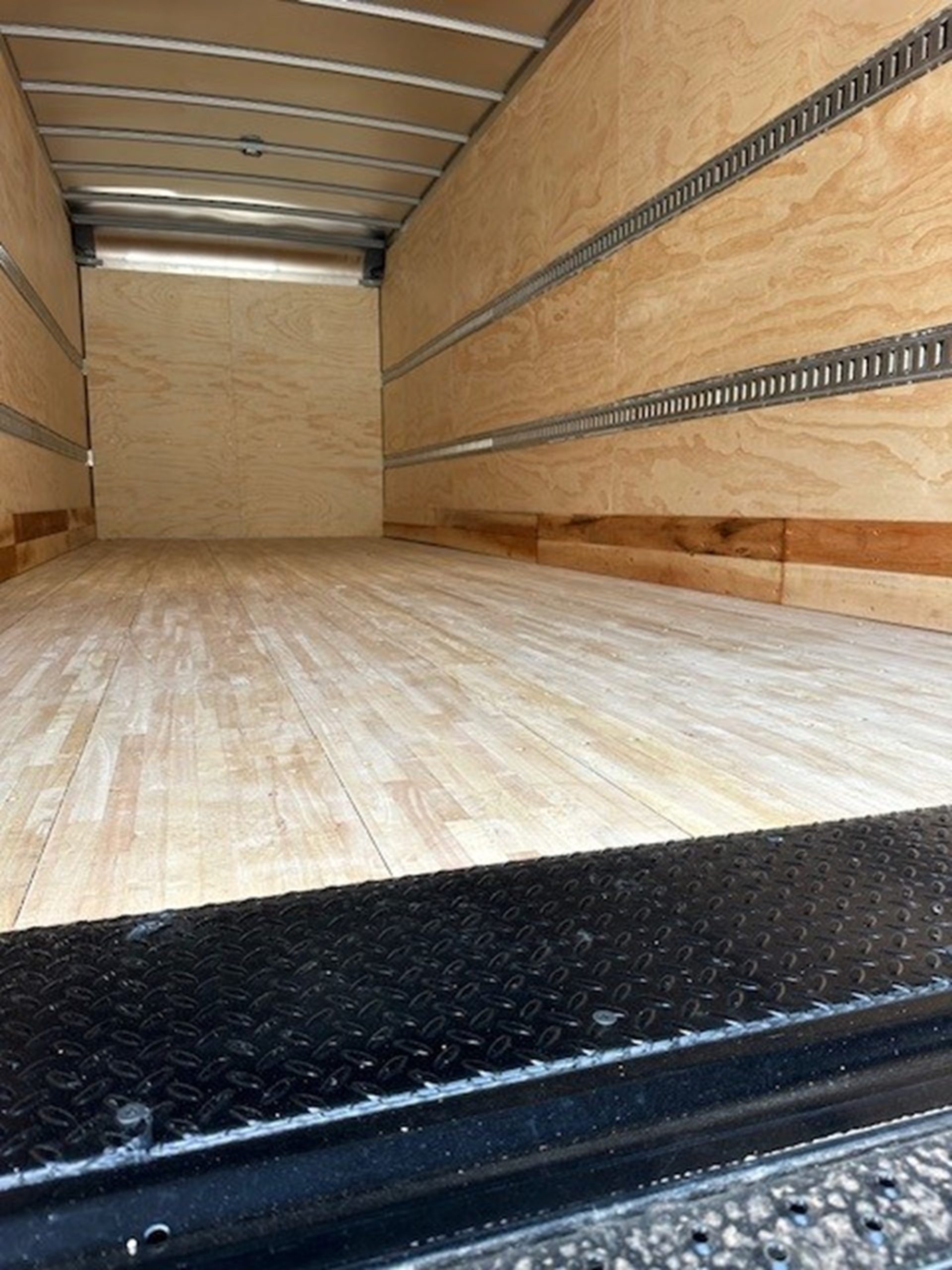 2026 Freightliner M2106 - image 3 of 4