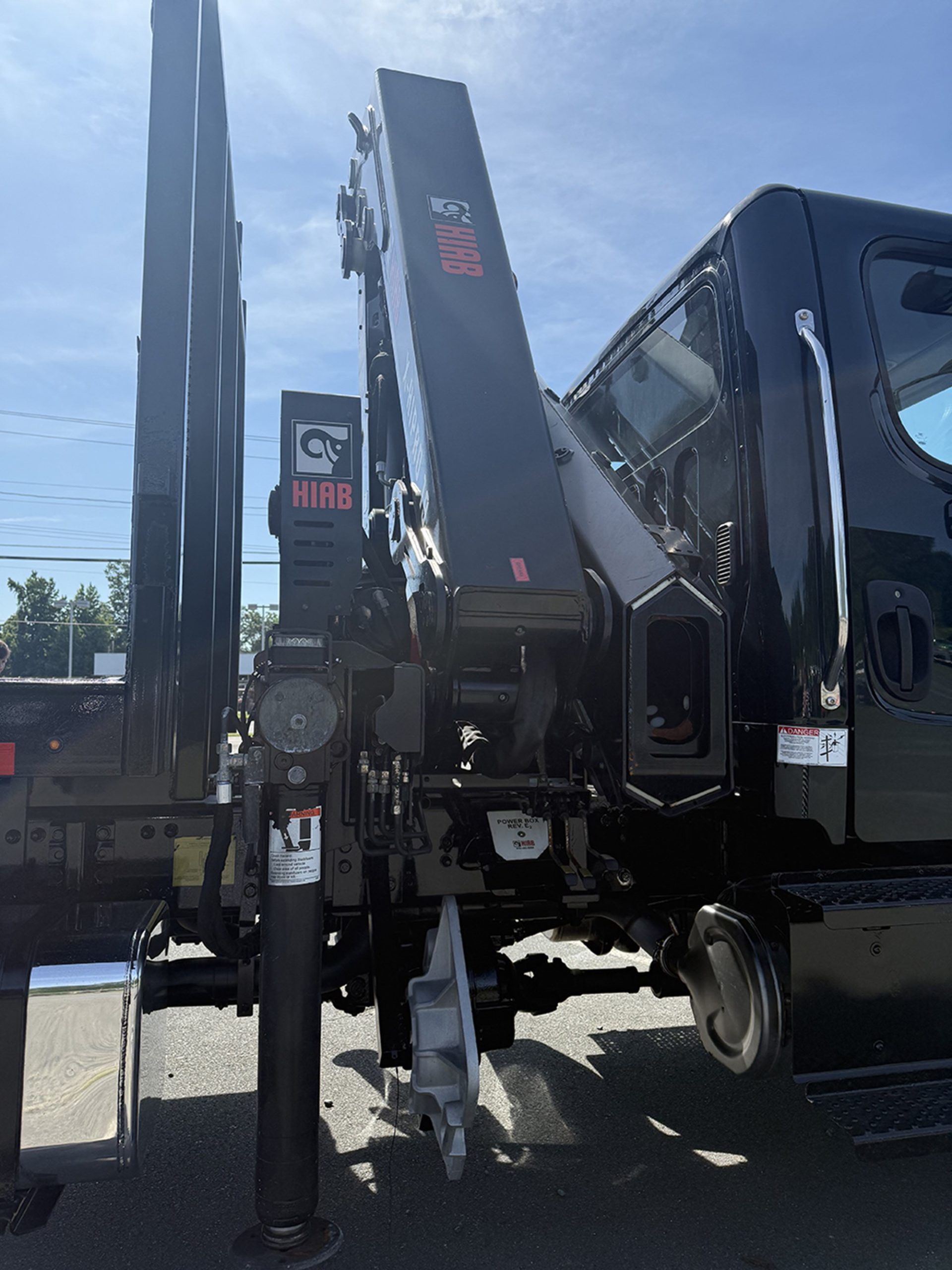 2018 Freightliner M2 - image 4 of 6