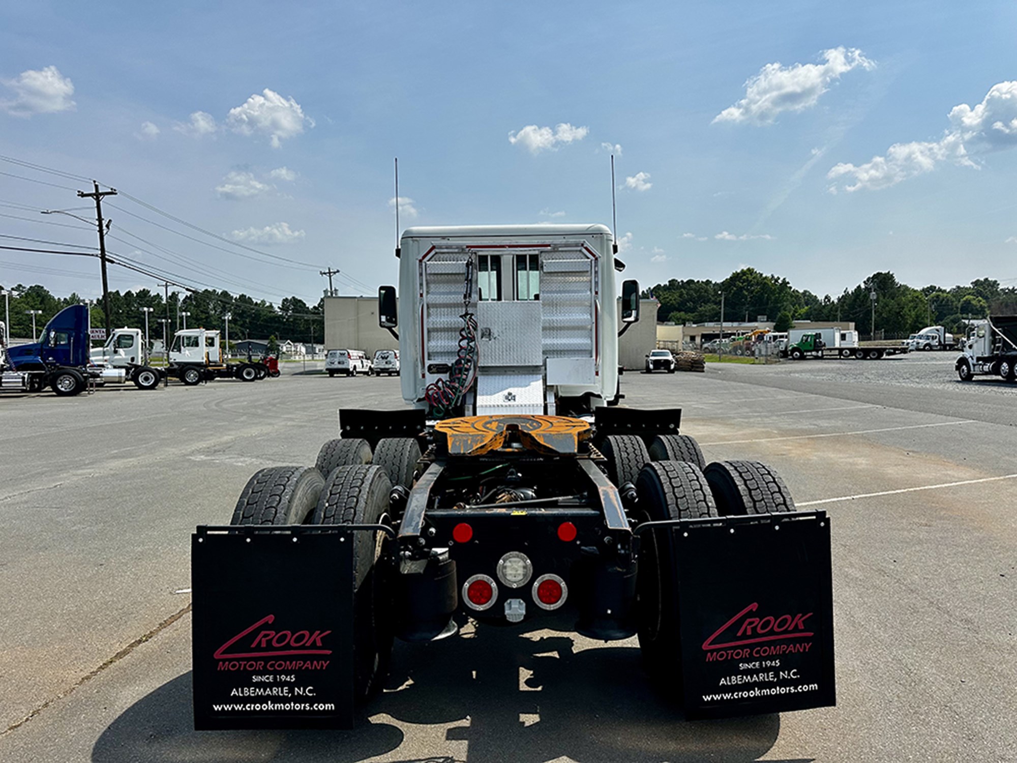 2016 Freightliner Cascadia 125 - image 3 of 6