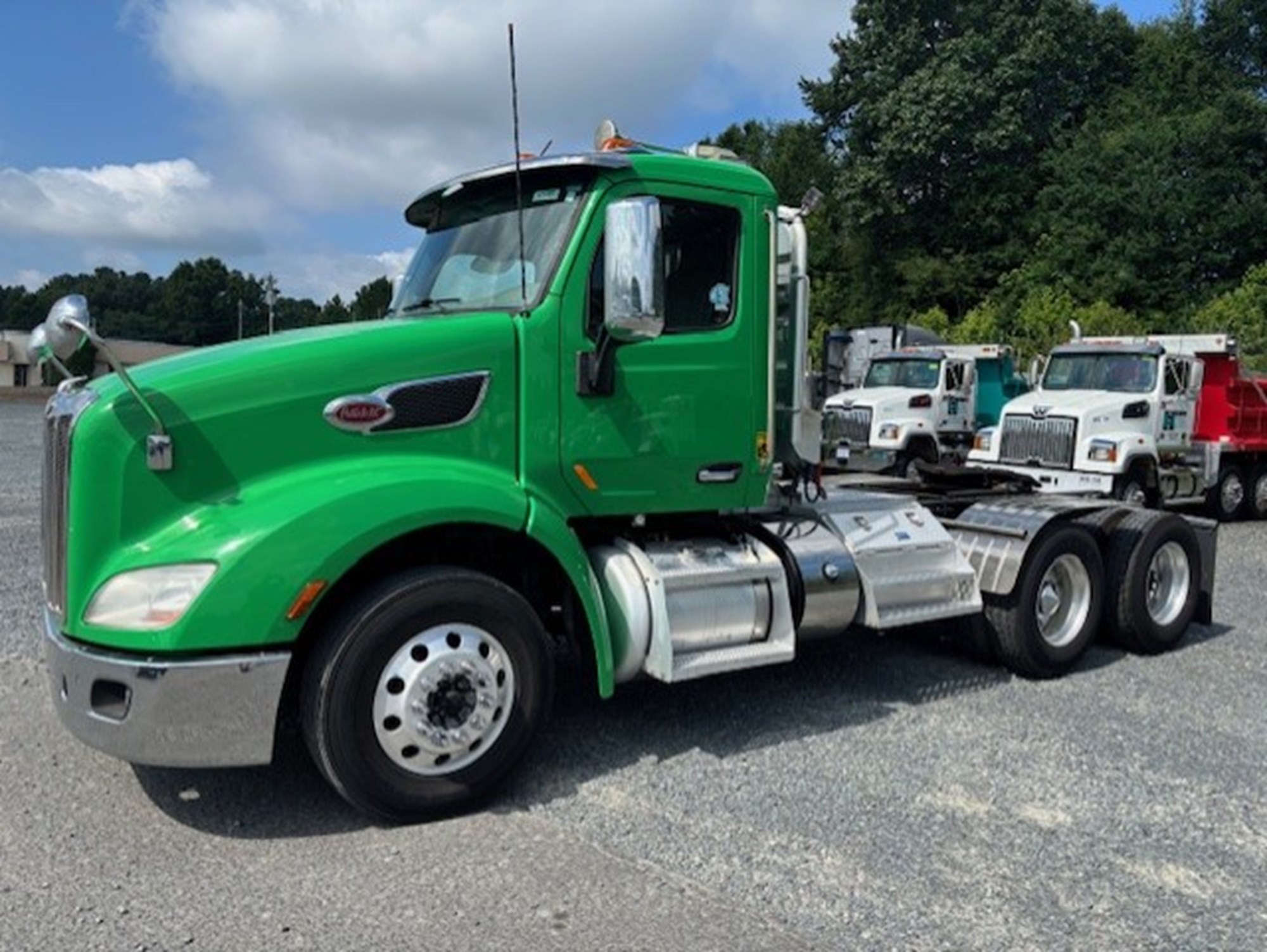 2019 Peterbilt 579 - image 1 of 3