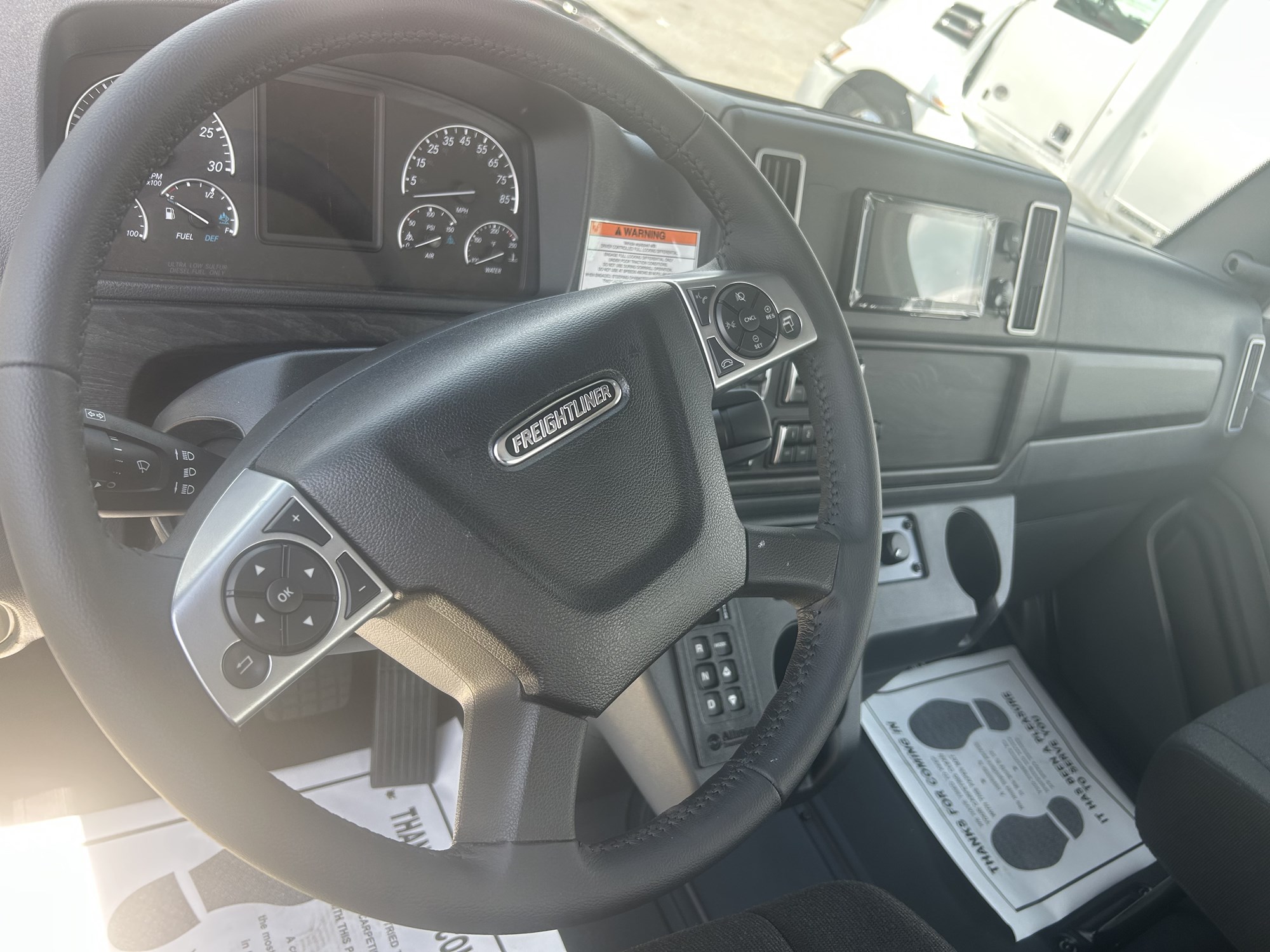 2026 Freightliner M2106 - image 4 of 5