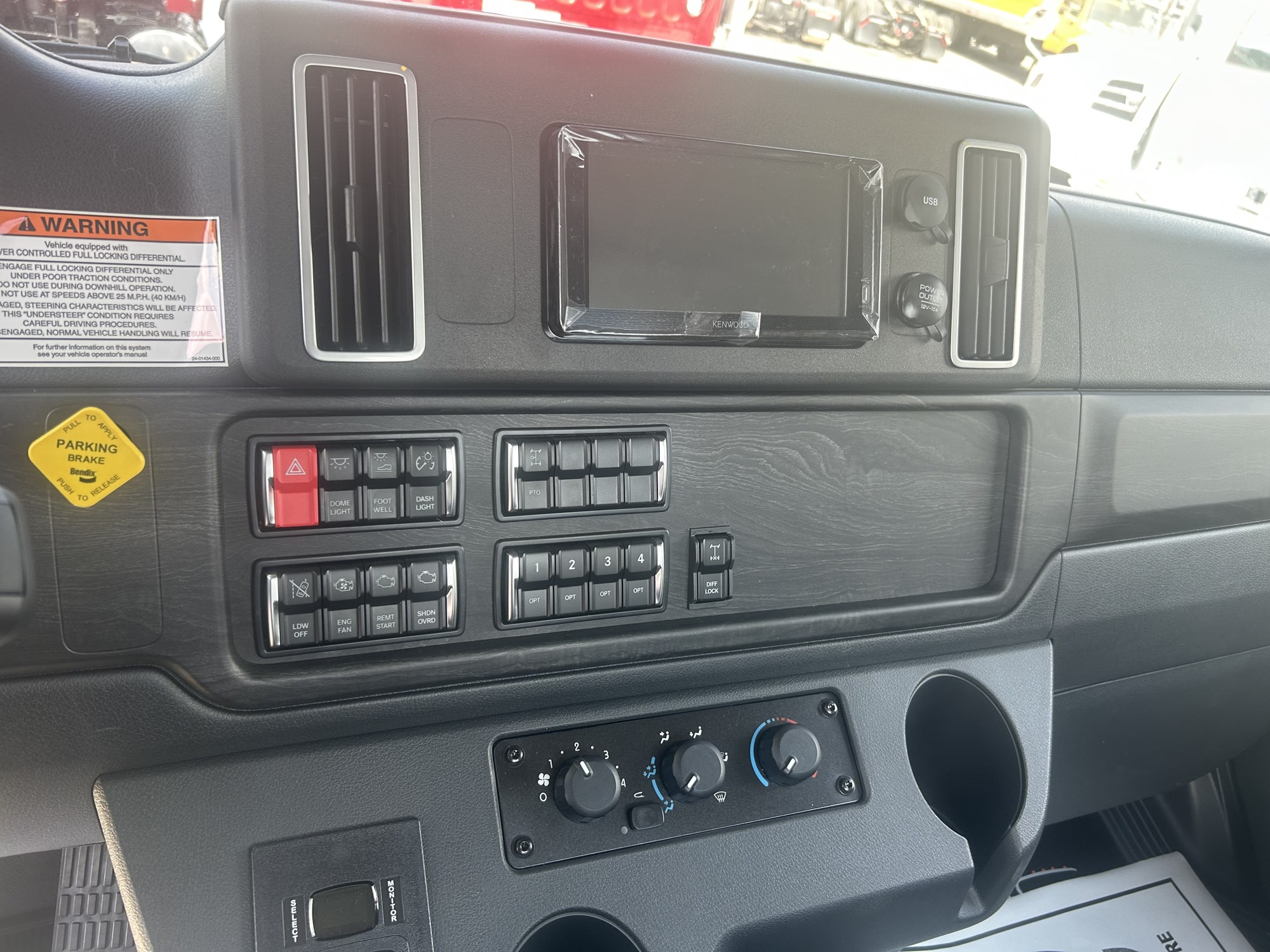 2026 Freightliner M2106 - image 5 of 5