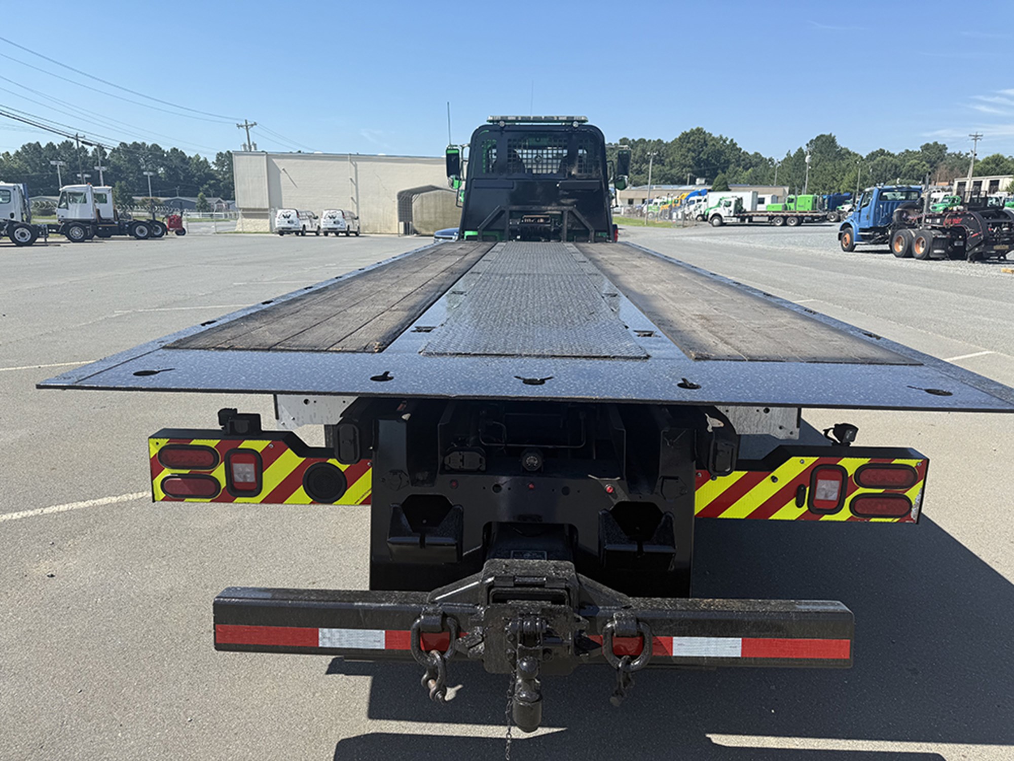 2018 Peterbilt 348 - image 6 of 6