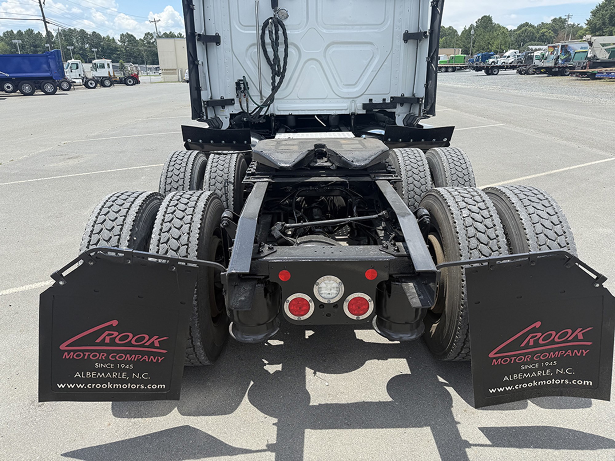 2021 Freightliner Cascadia 126 - image 5 of 6