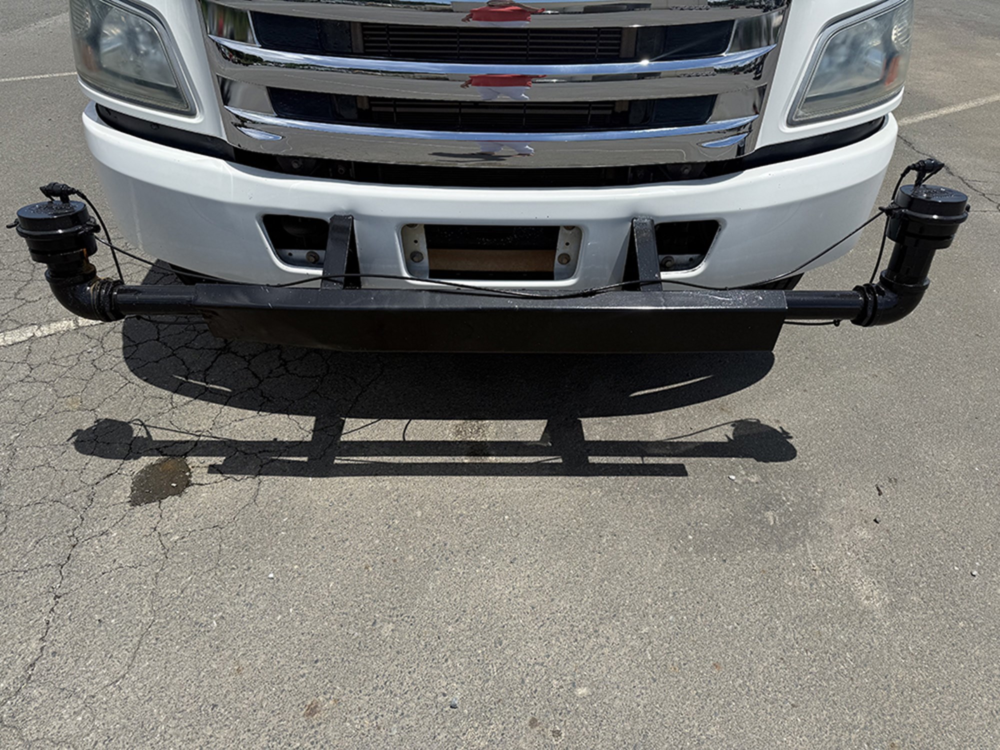 2018 Hino 338 - image 2 of 6