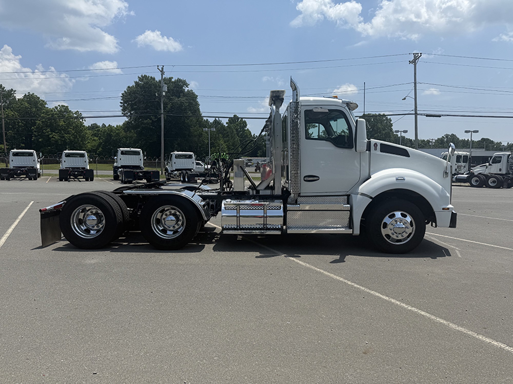 2020 Kenworth T880 - image 3 of 6