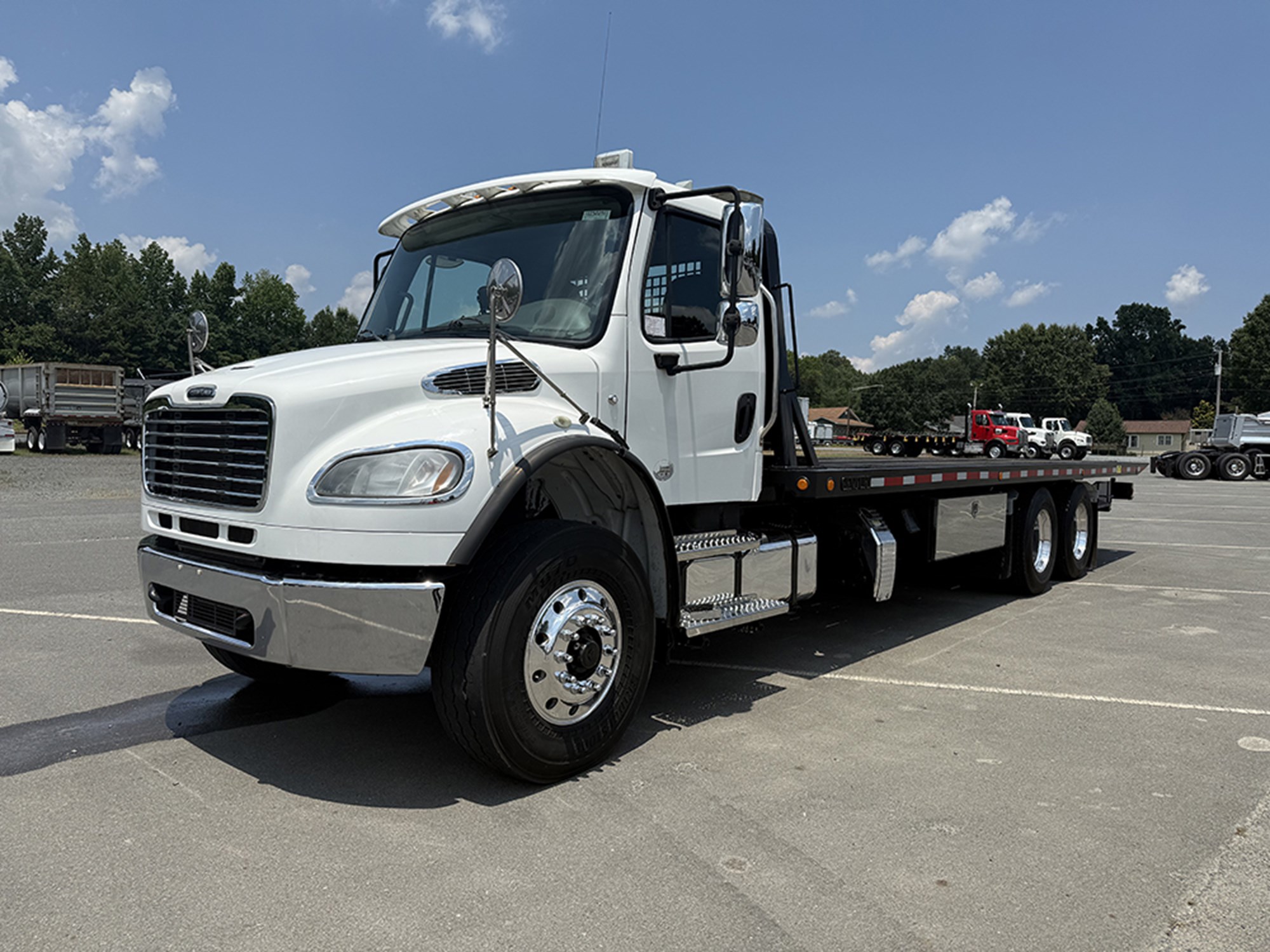 2018 Freightliner M2 - image 1 of 6