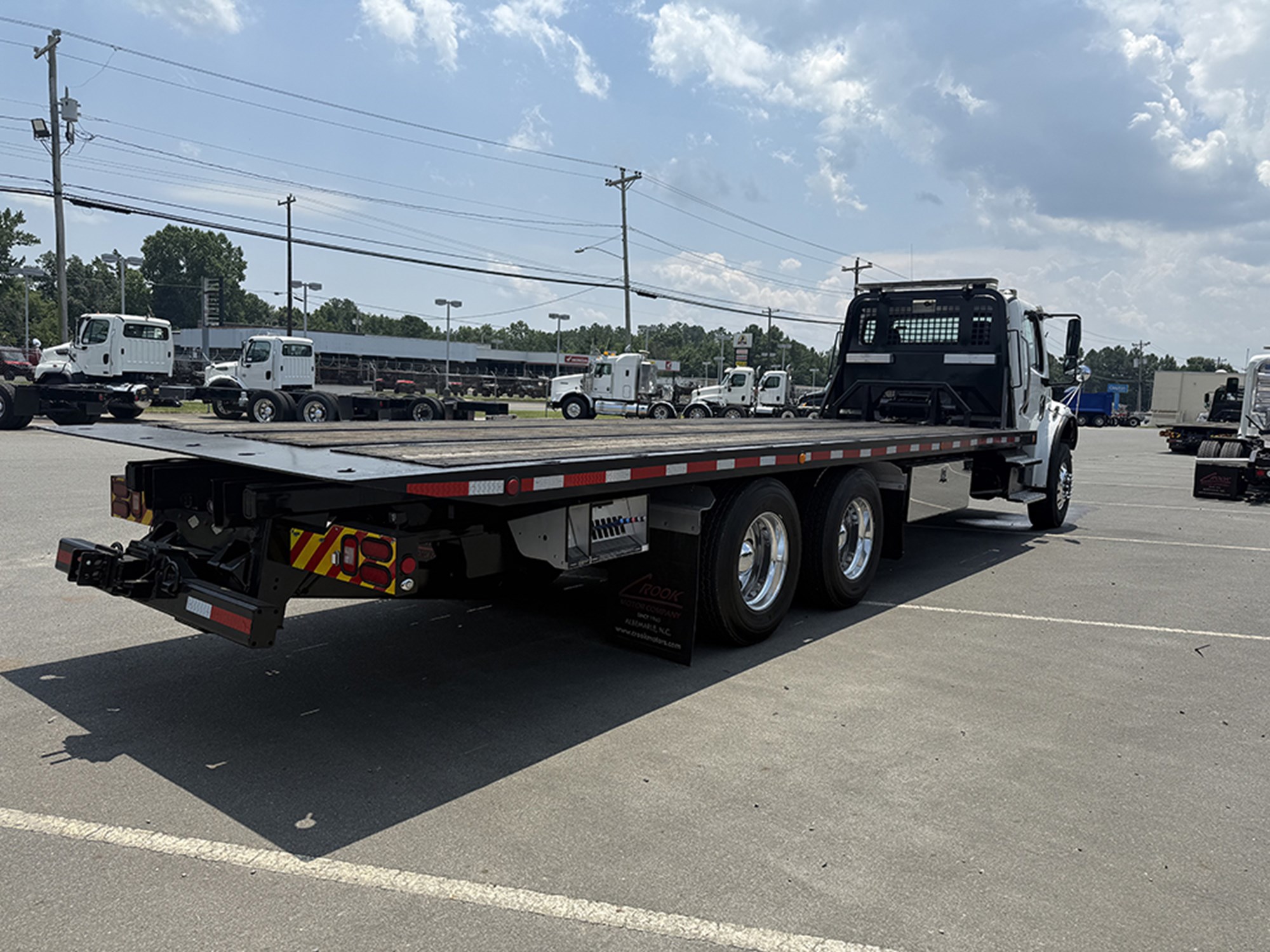 2018 Freightliner M2 - image 4 of 6