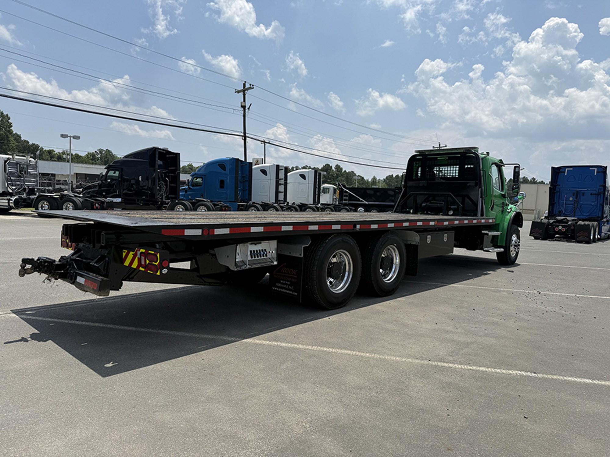 2019 Freightliner M2106 - image 4 of 6