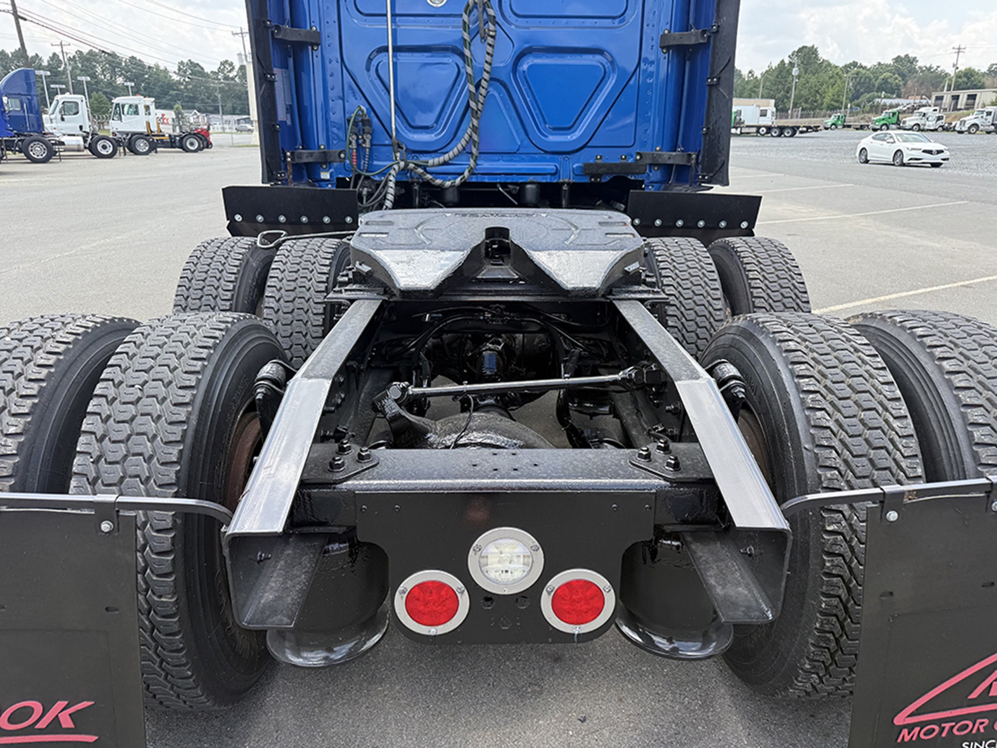 2021 Freightliner Cascadia 126 - image 5 of 6