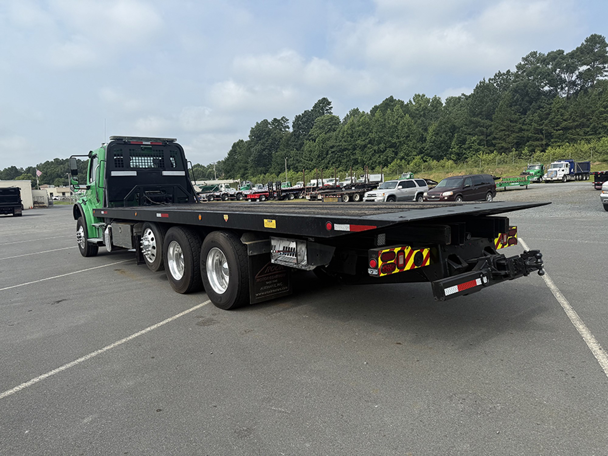 2017 Freightliner M2 106 - image 6 of 6