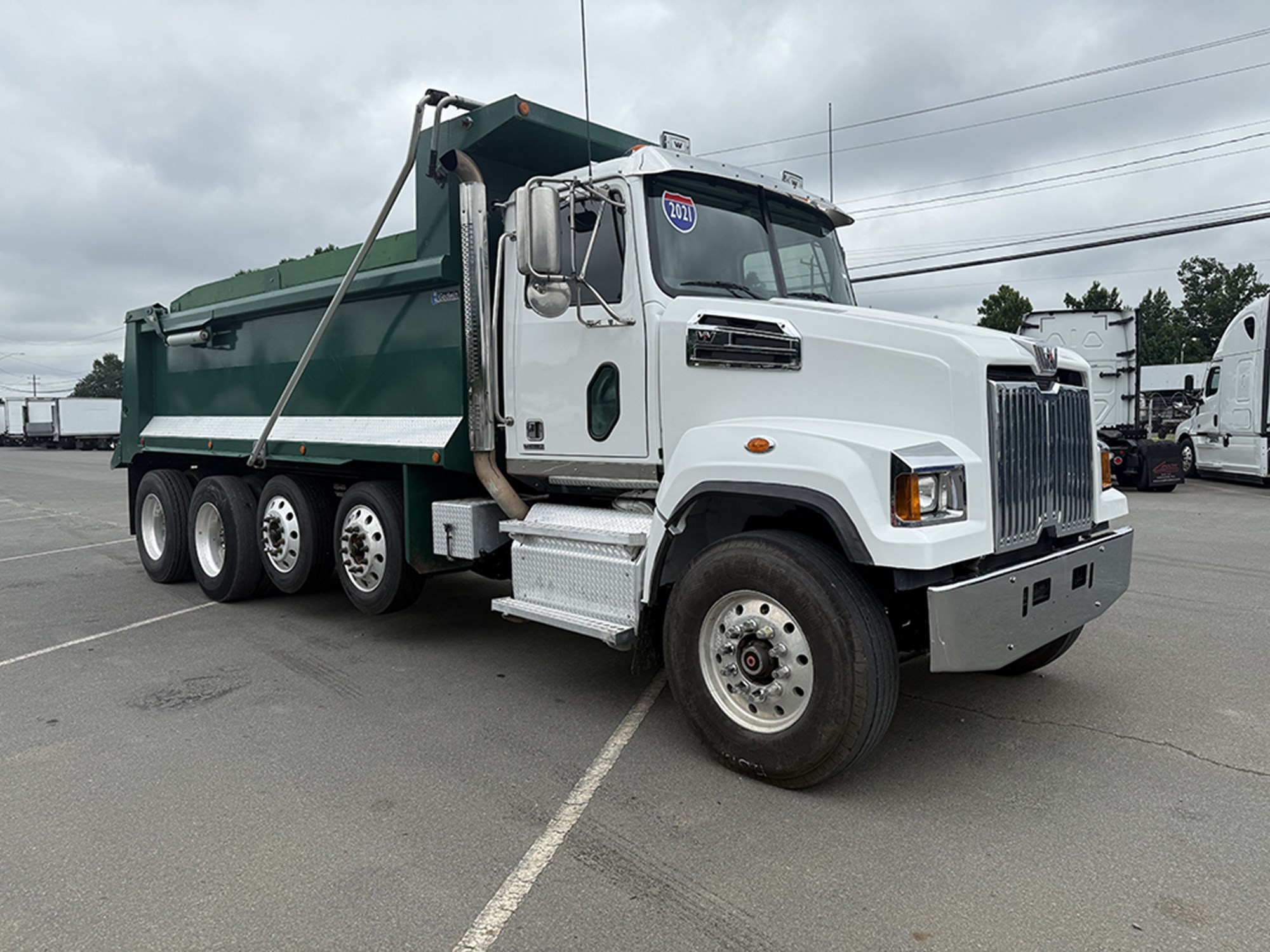 2021 Western Star 4700 - image 2 of 6