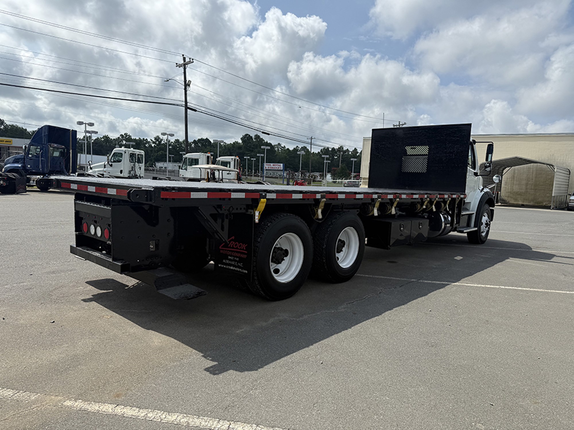 2017 Freightliner M2 - image 4 of 6
