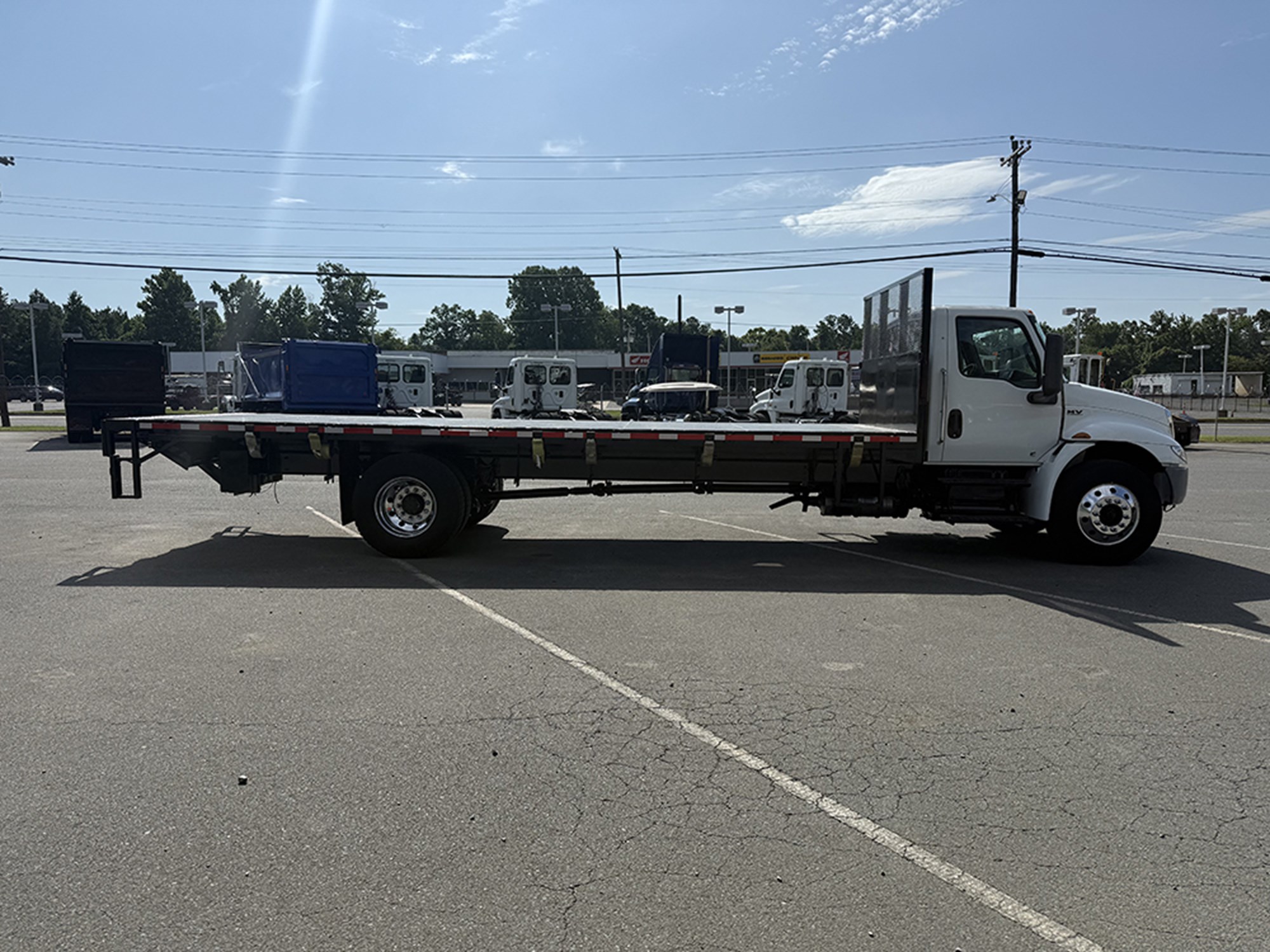 2022 International MV607 - image 3 of 6