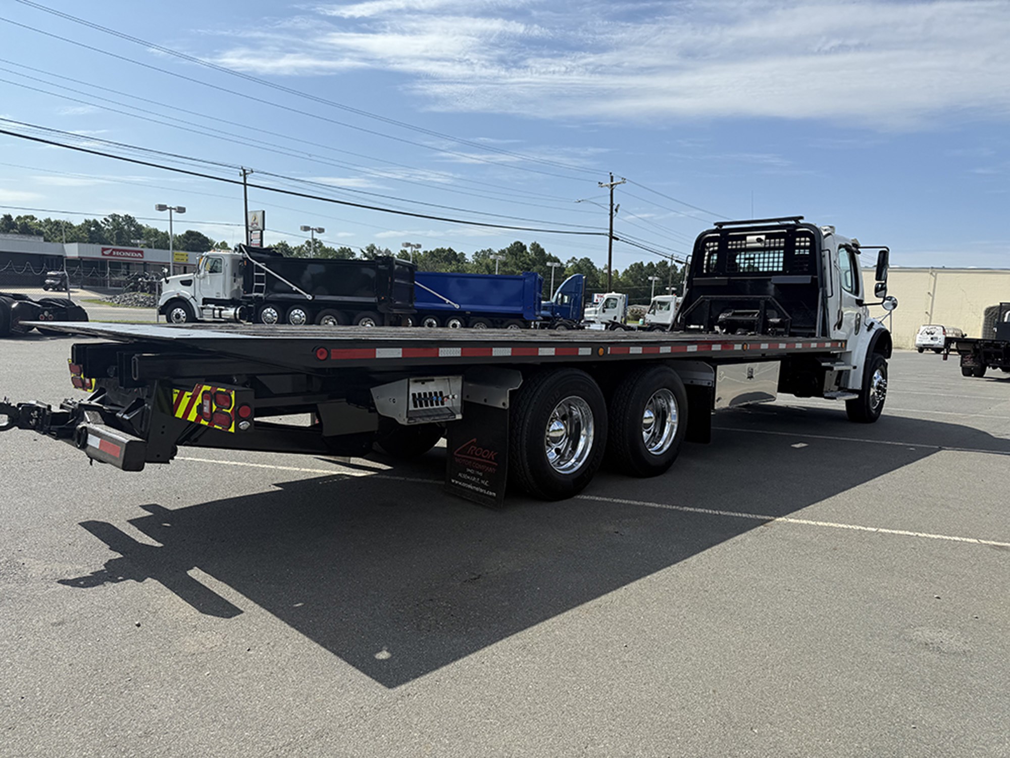 2019 Freightliner M2 - image 4 of 6