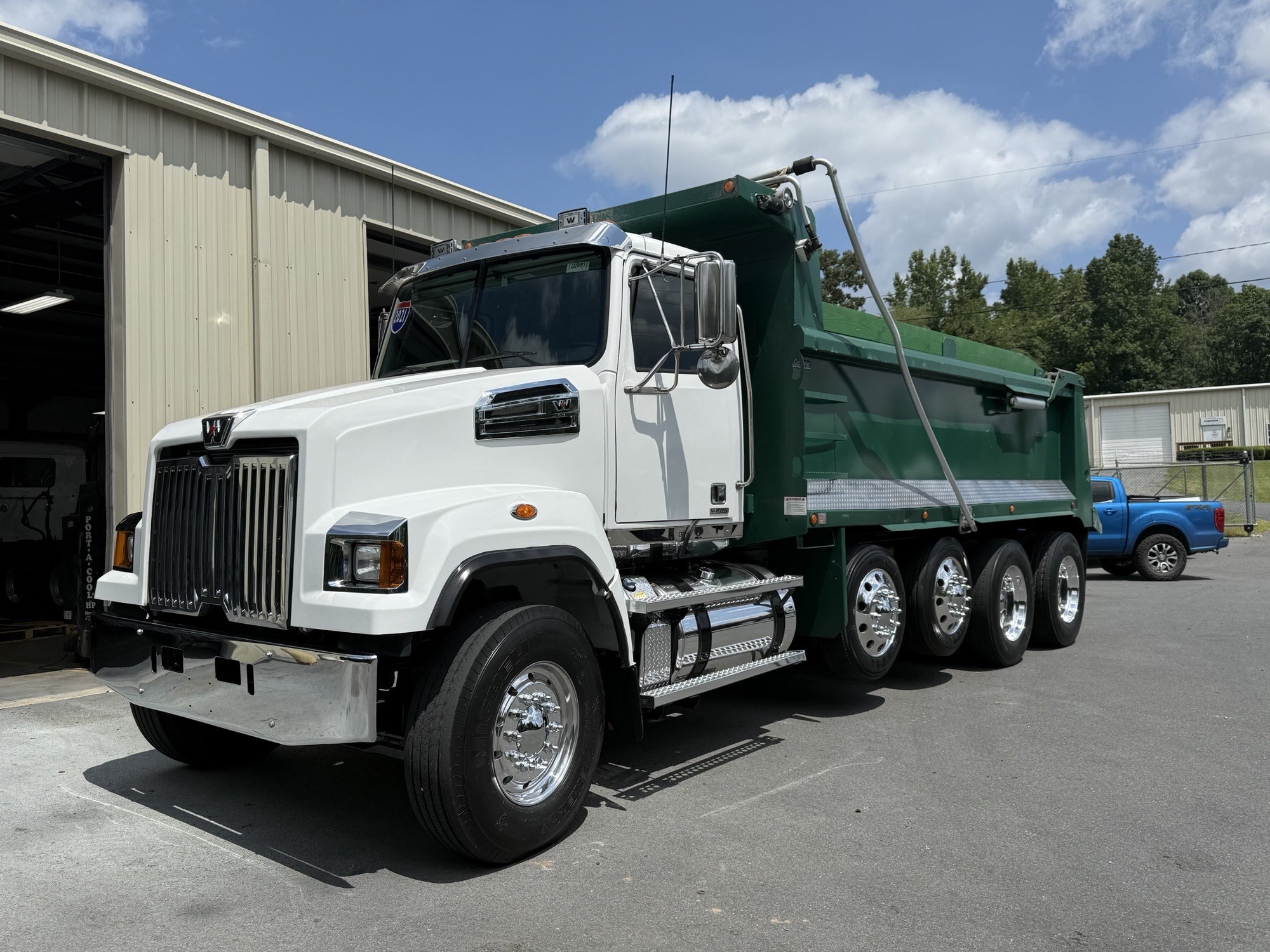 2021 Western Star 4700 - image 1 of 6