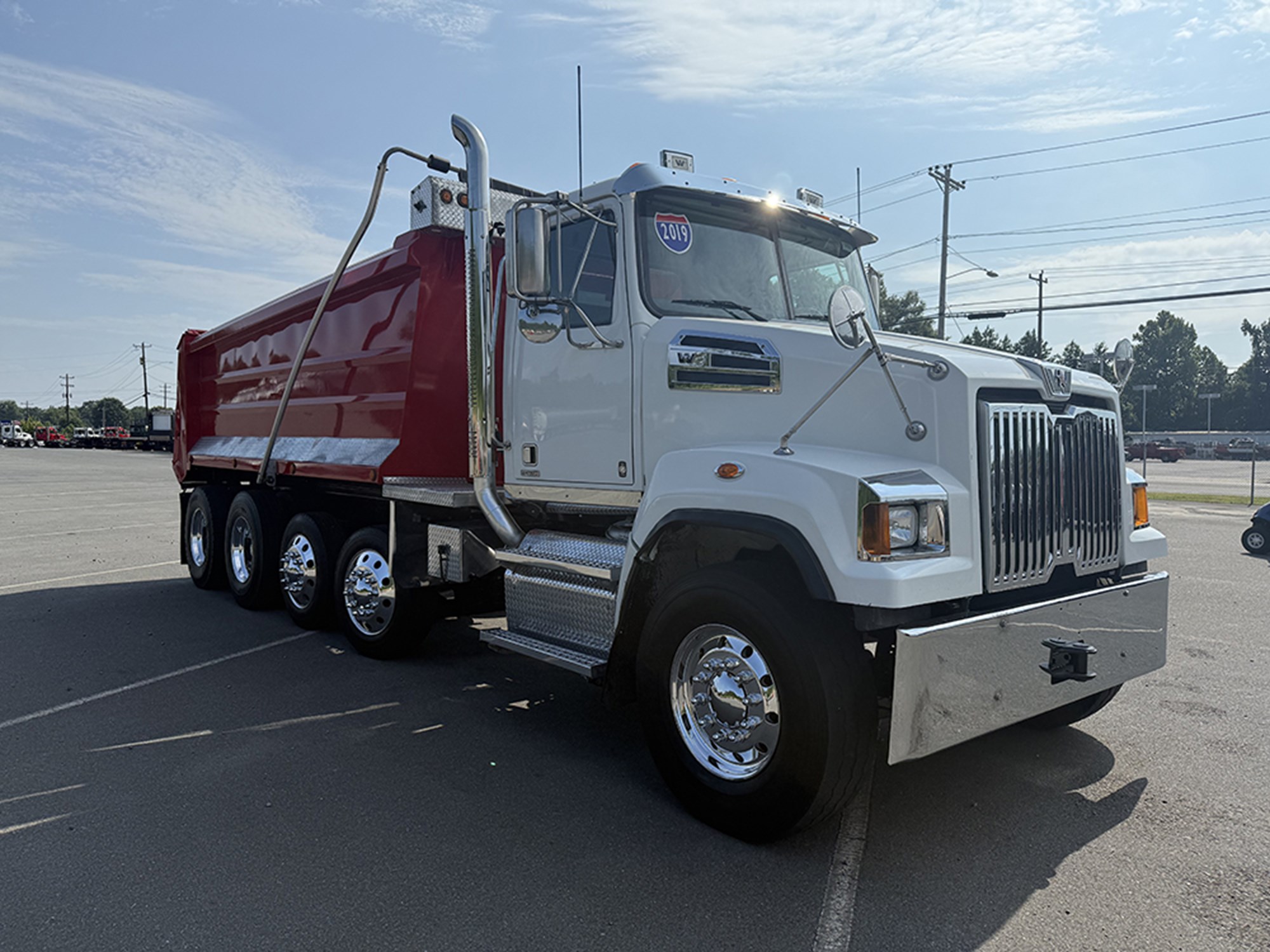 2019 Western Star 4700SF - image 2 of 6