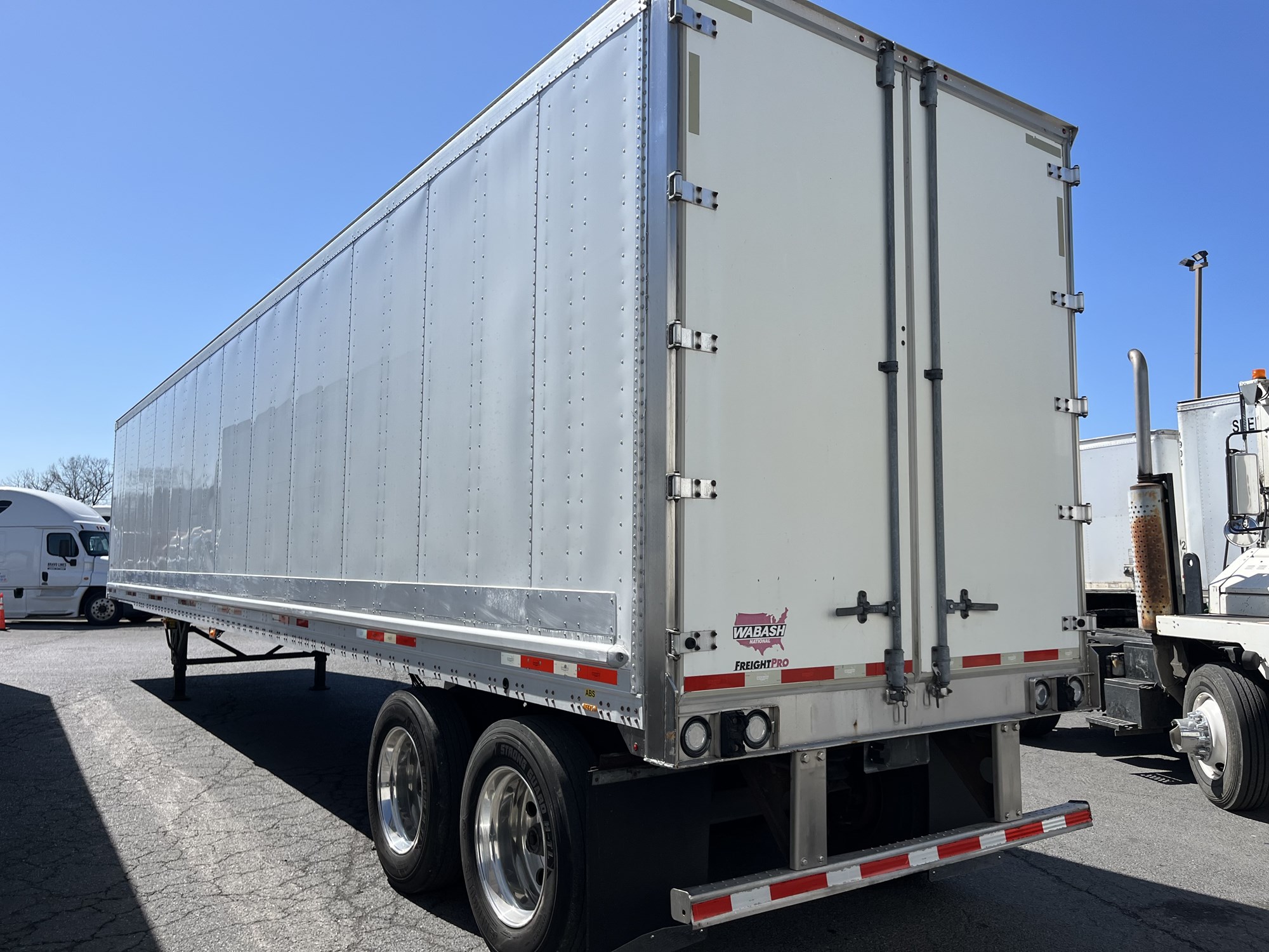 2015 WABASH 48'VAN - image 3 of 6
