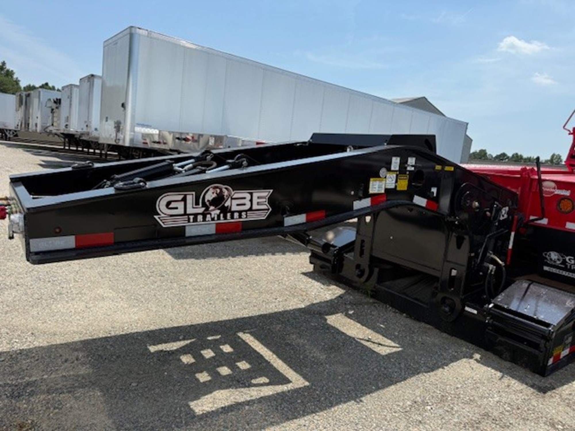 2026 Globe Trailer M Lowboy 2026 Globe Trailer M Lowboy - image 5 of 5