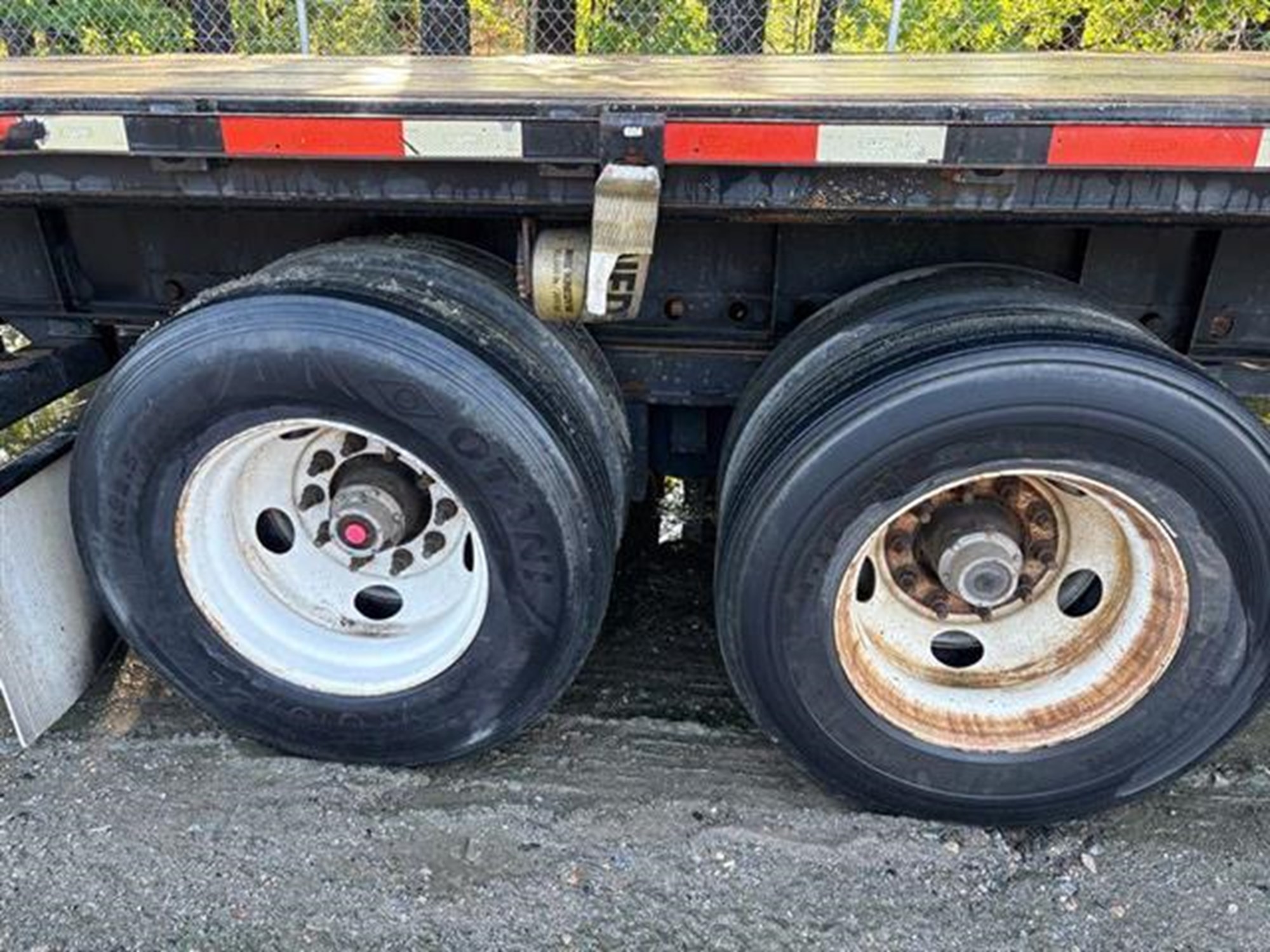2016 Clark Trailer S 47' FLATBED - image 3 of 4