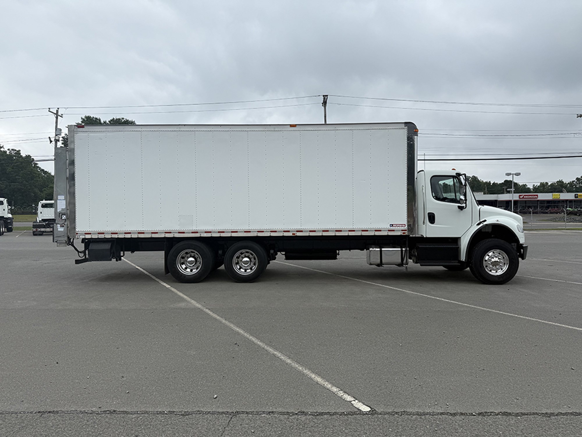 2020 Freightliner M2 - image 3 of 6