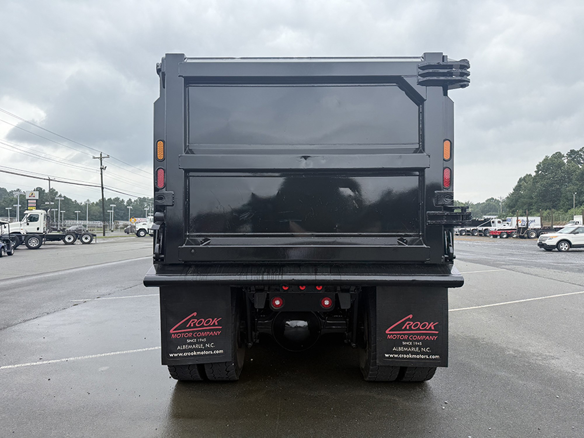 2023 Freightliner 122SD - image 5 of 6