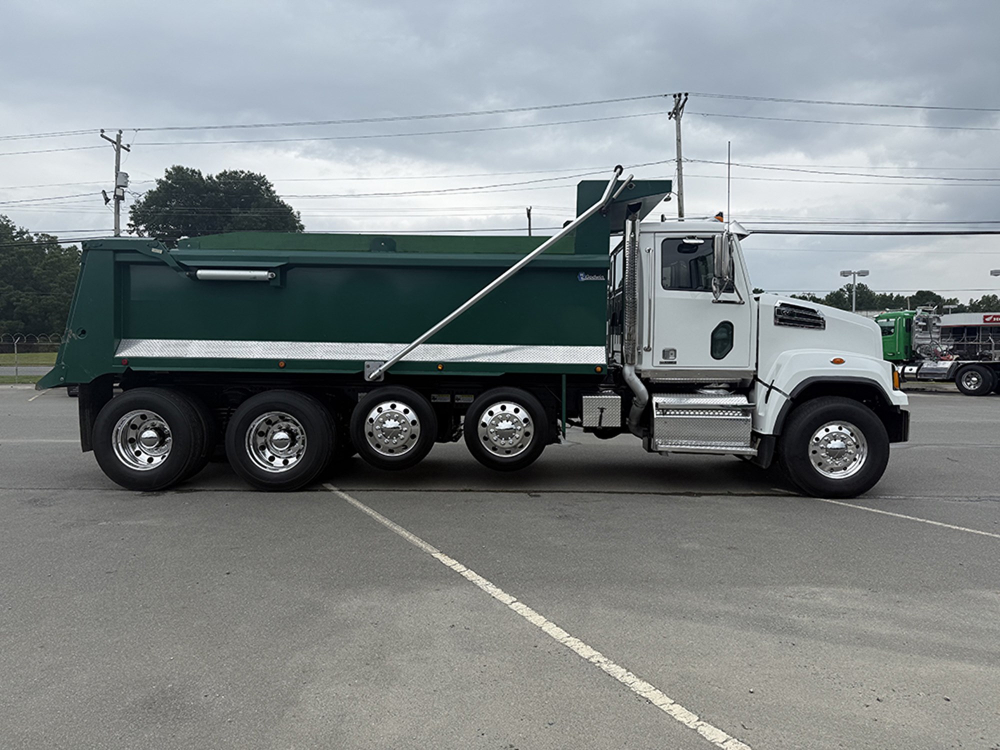 2021 Western Star 4700 - image 3 of 6