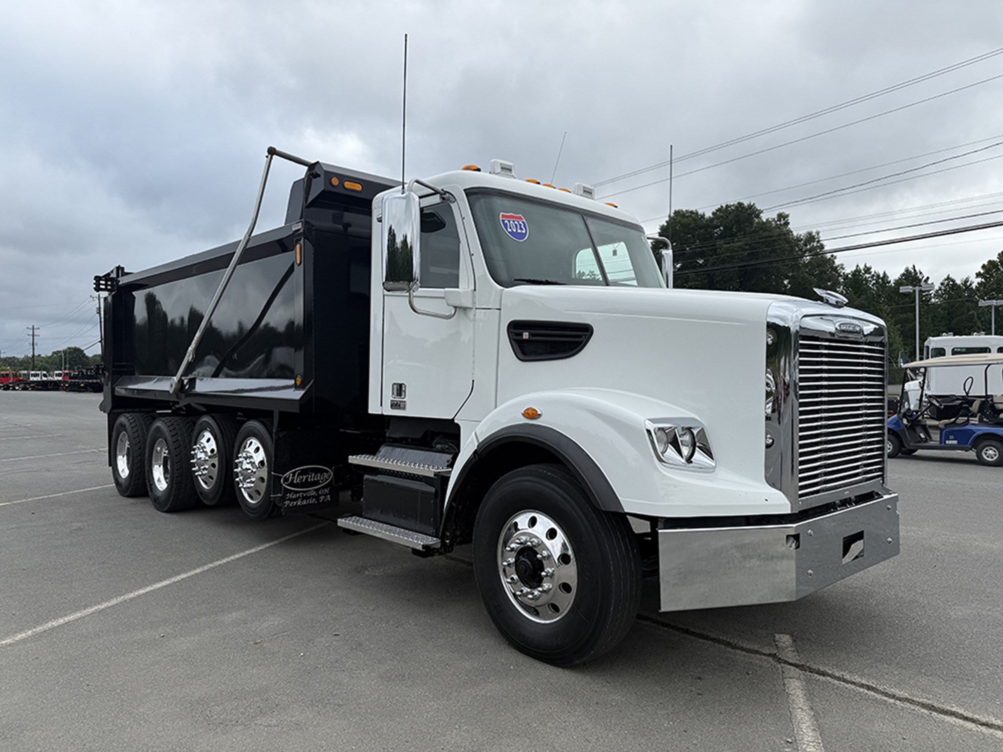 2023 Freightliner 122SD - image 2 of 6