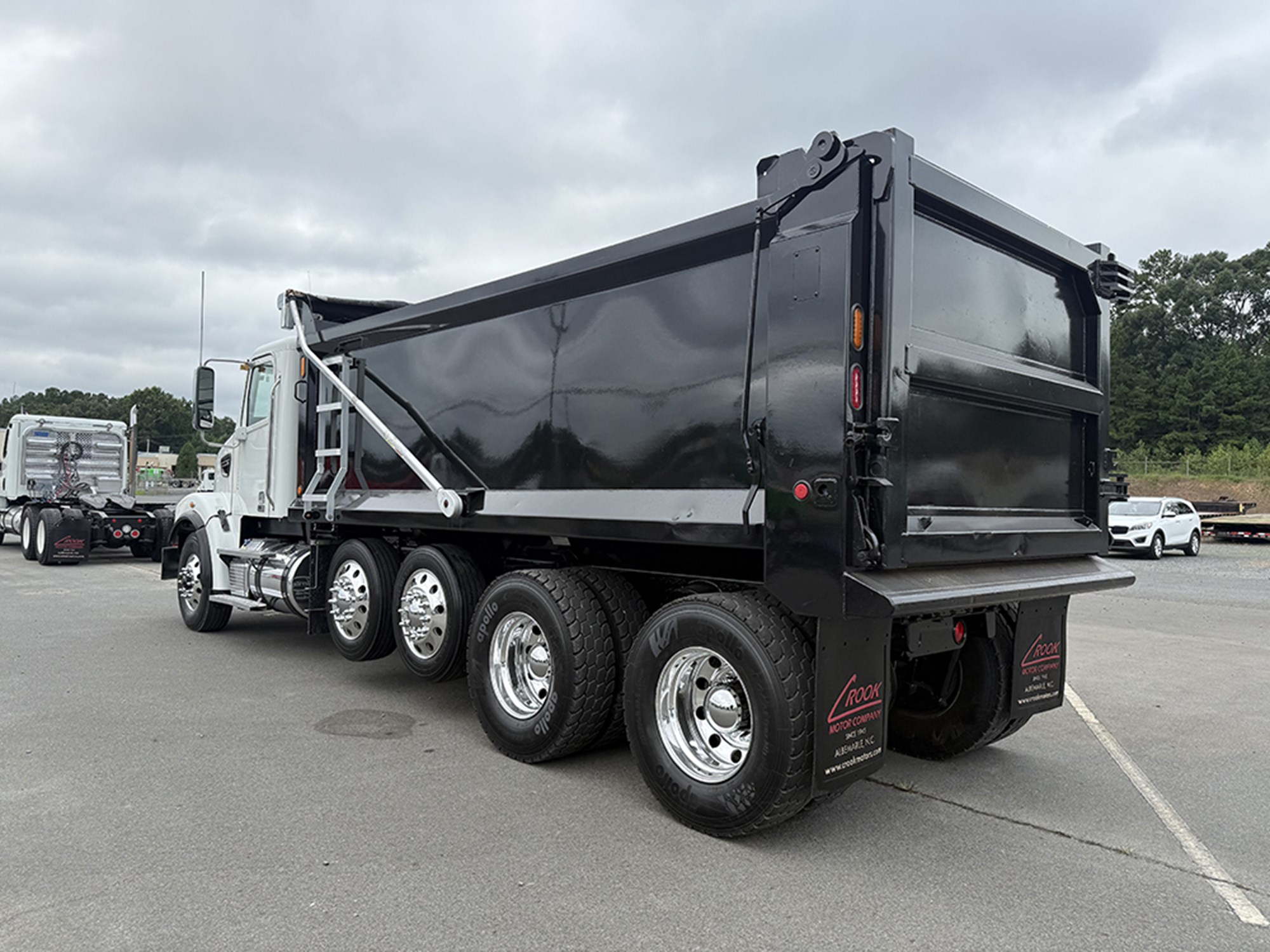 2023 Freightliner 122SD - image 6 of 6