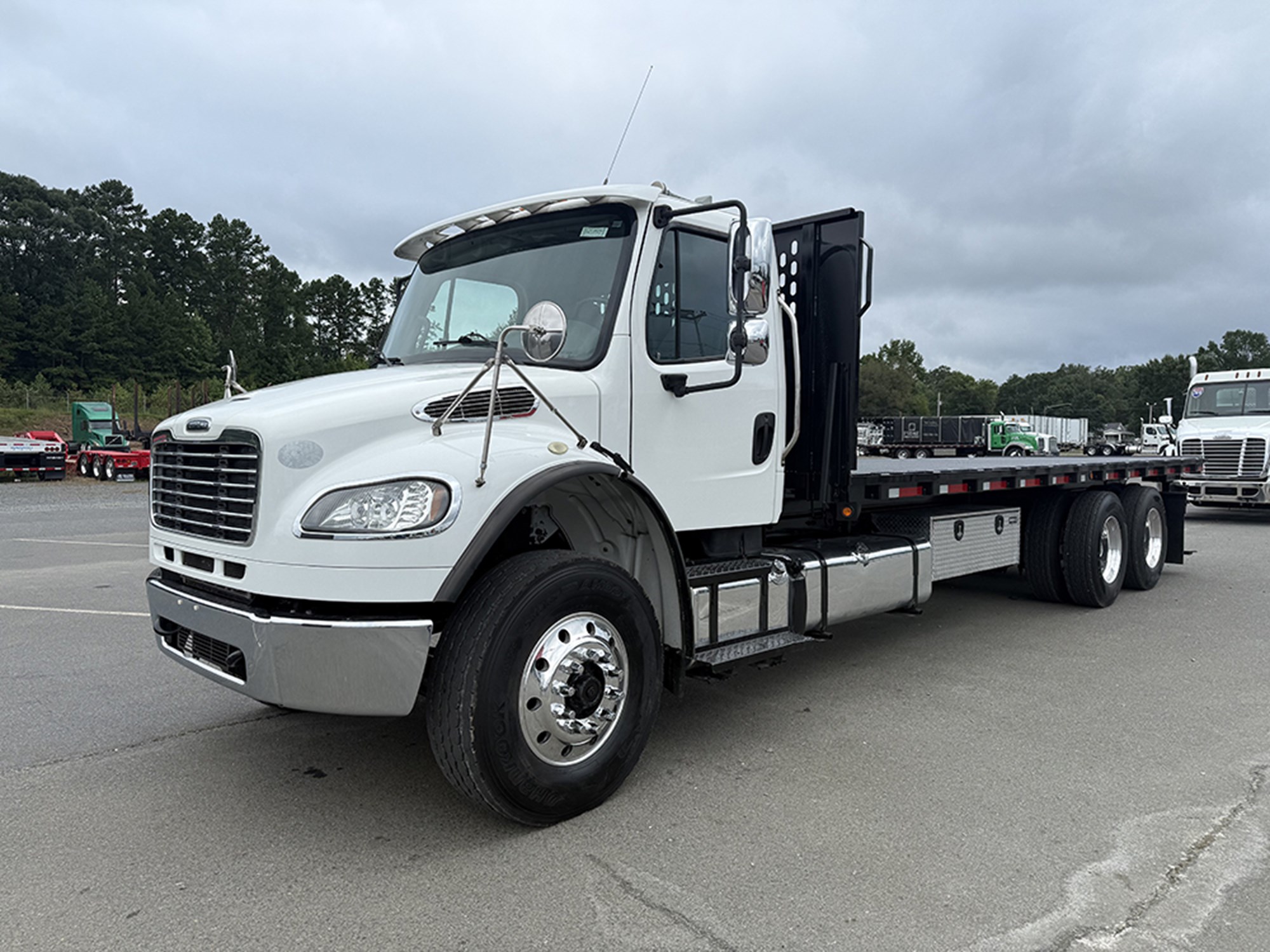 2020 Freightliner M2 - image 1 of 6