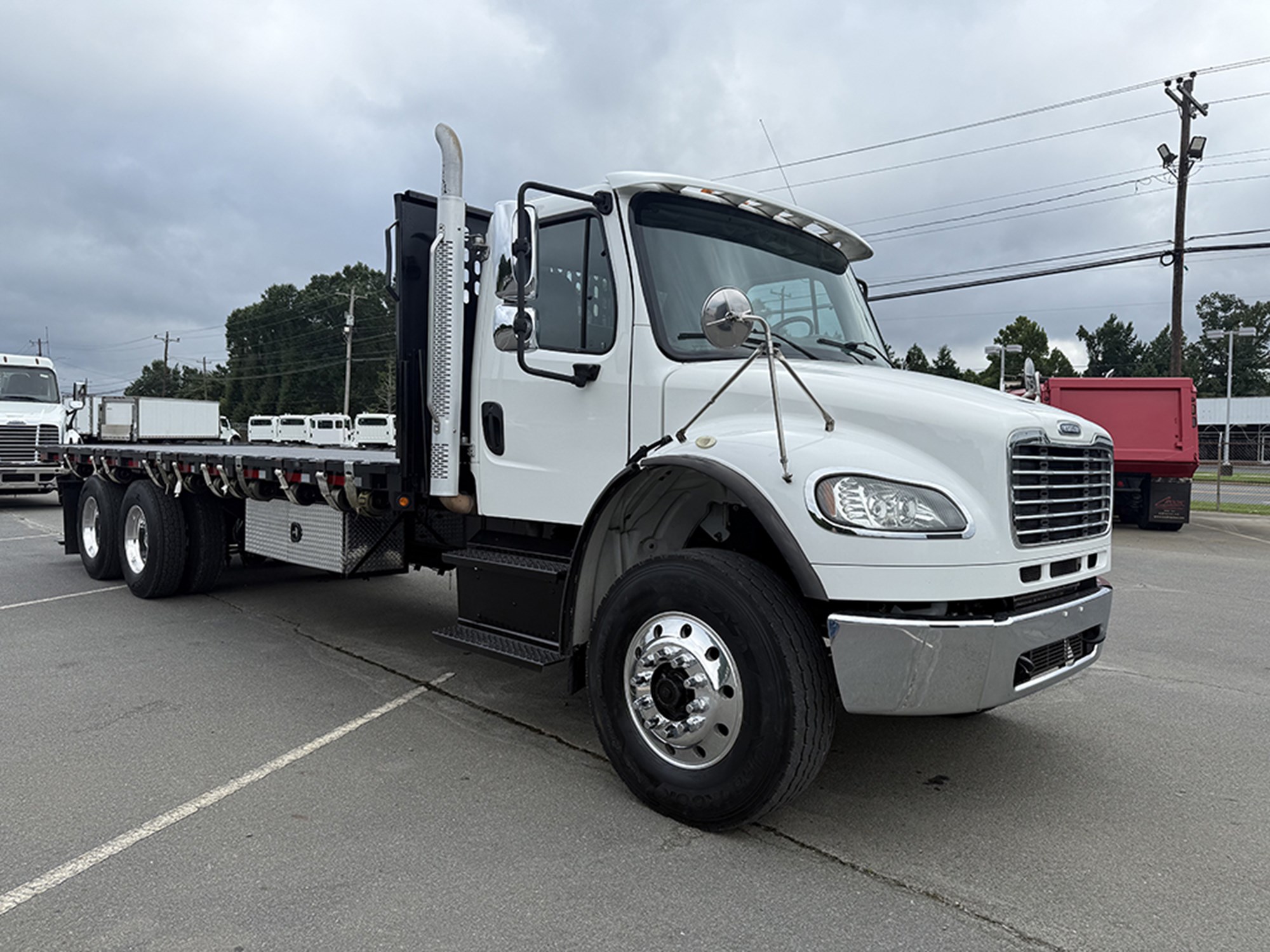 2020 Freightliner M2 - image 2 of 6