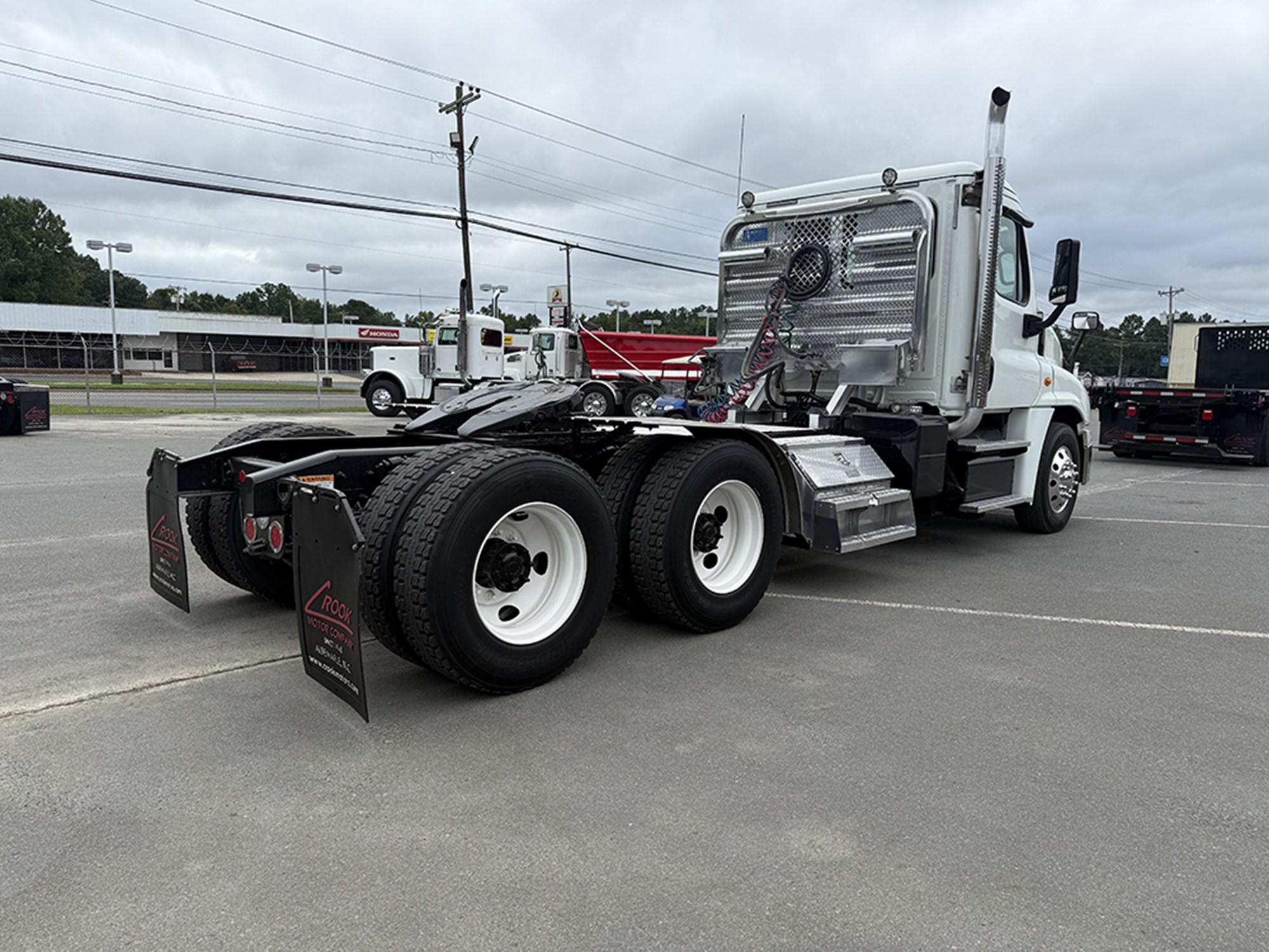 2018 Freightliner Cascadia 125 - image 4 of 6