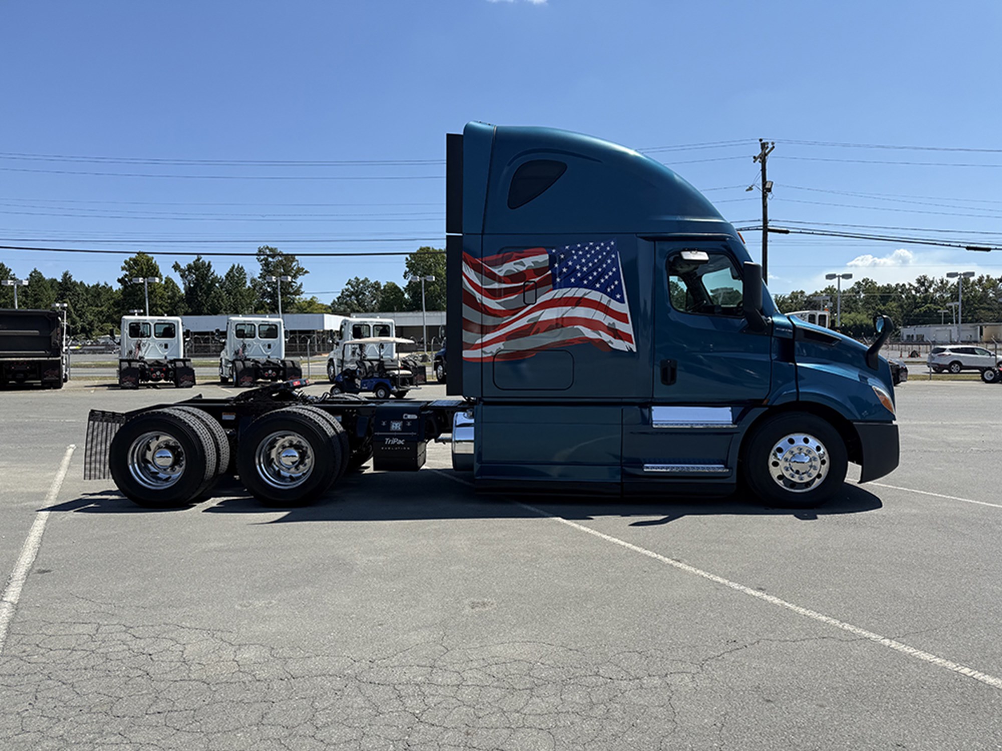 2021 Freightliner Cascadia 116 - image 3 of 6