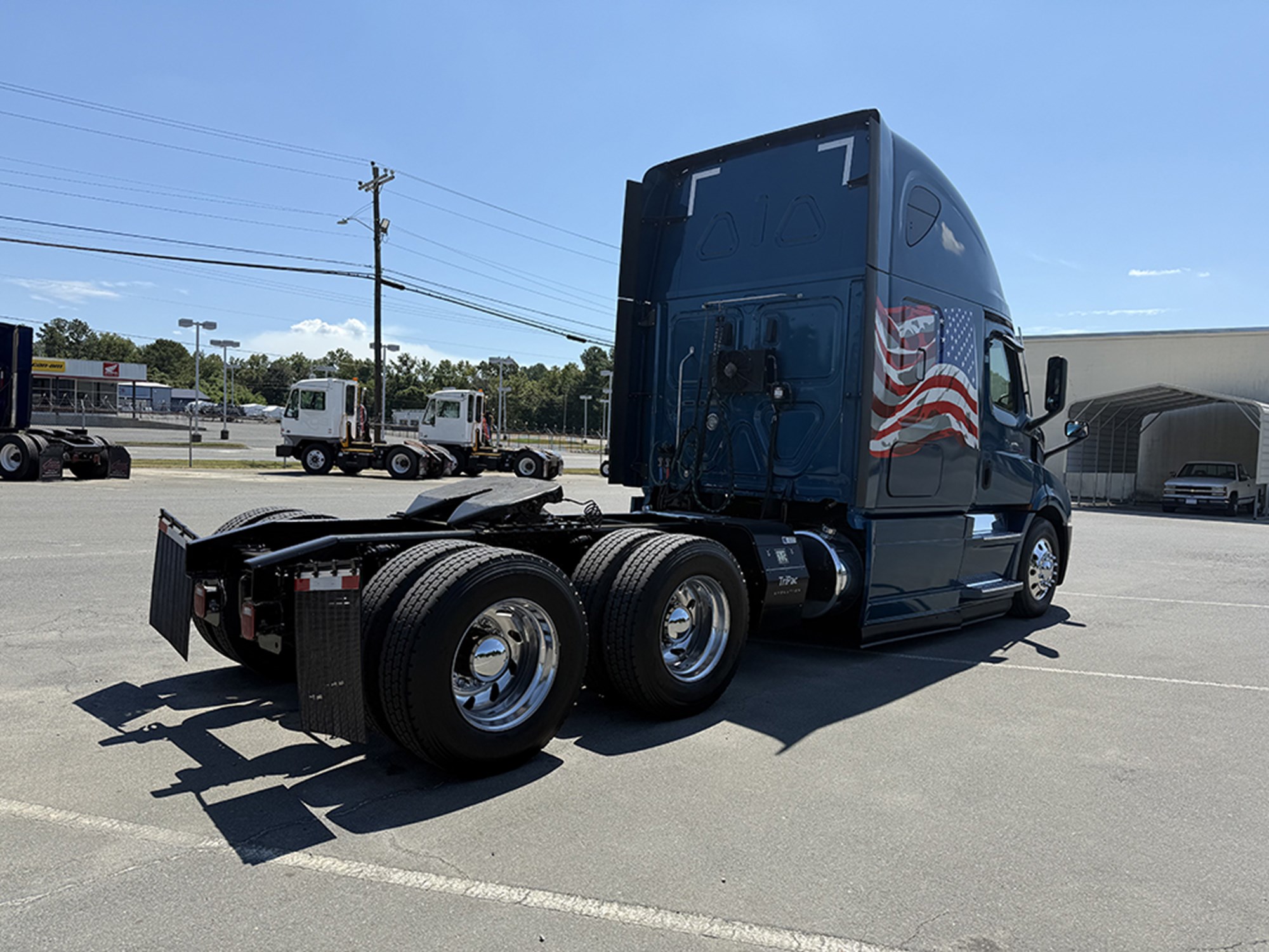 2021 Freightliner Cascadia 116 - image 4 of 6