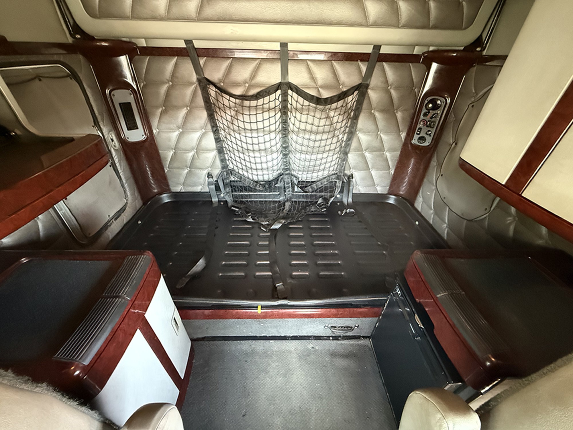 2018 Freightliner Coronado - image 6 of 6